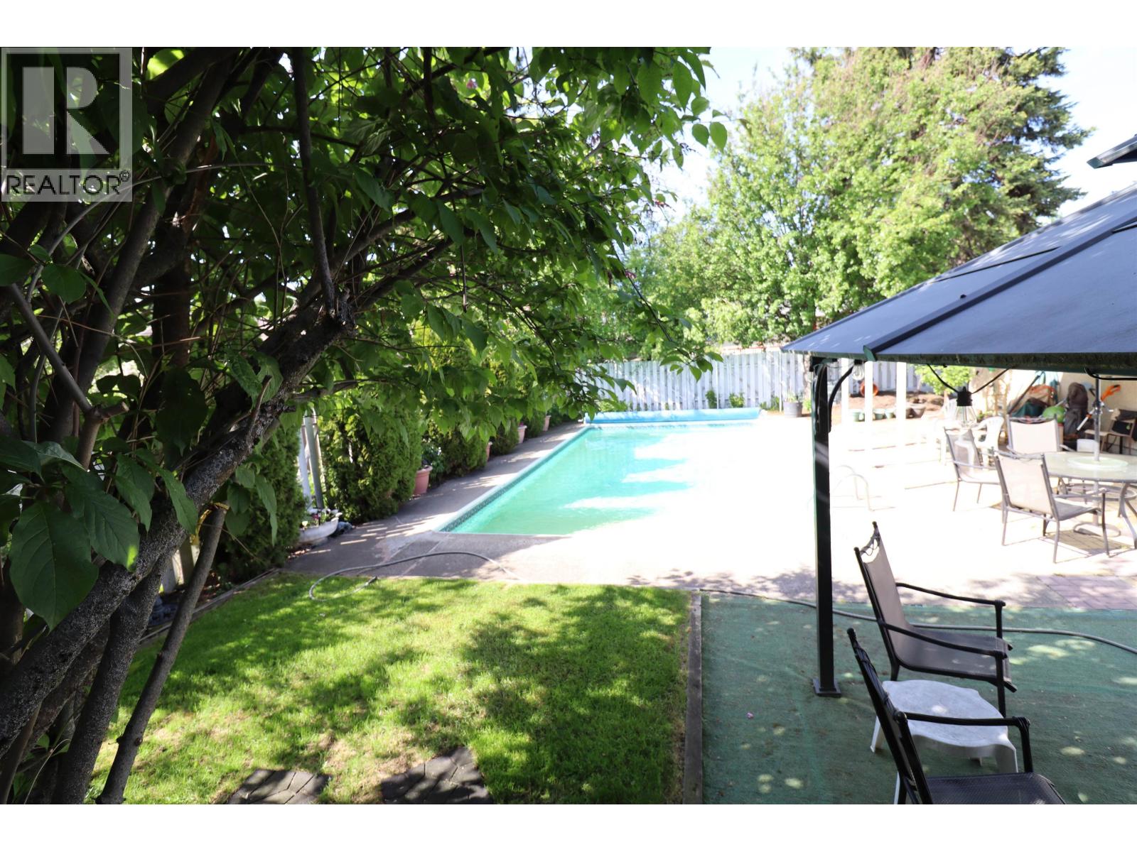 132 MCKENZIE AVENUE - 29