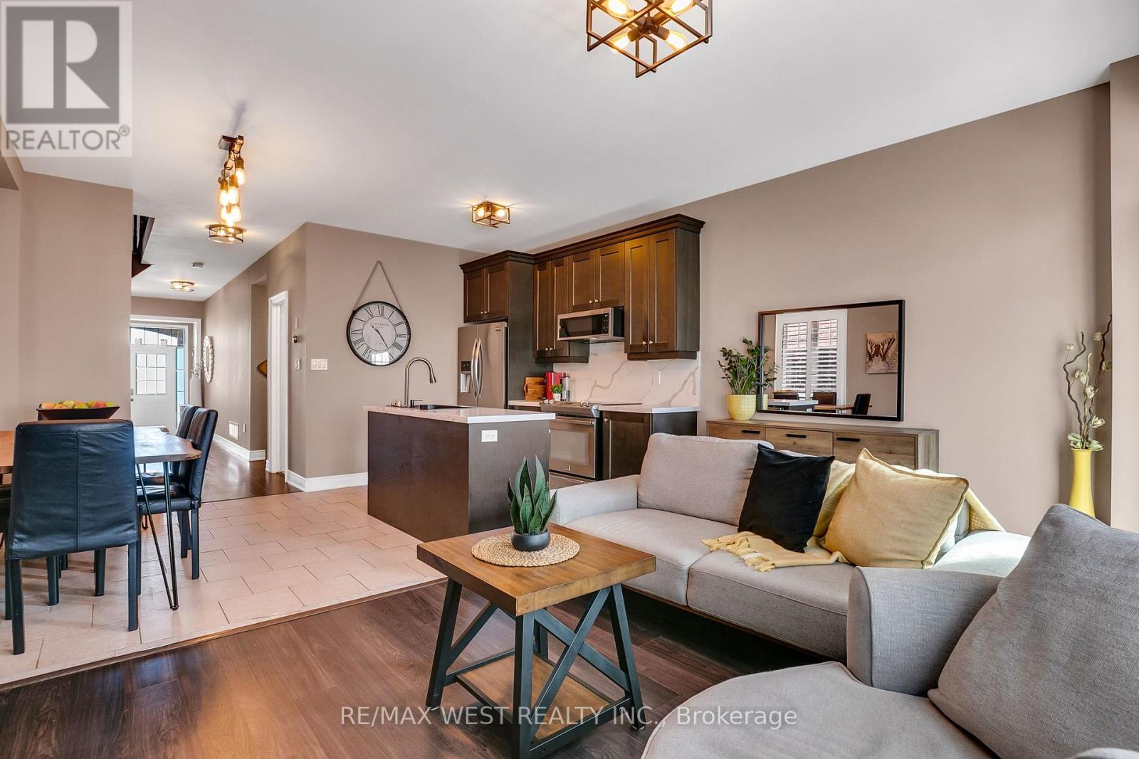 21 SIBELLA WAY - 10