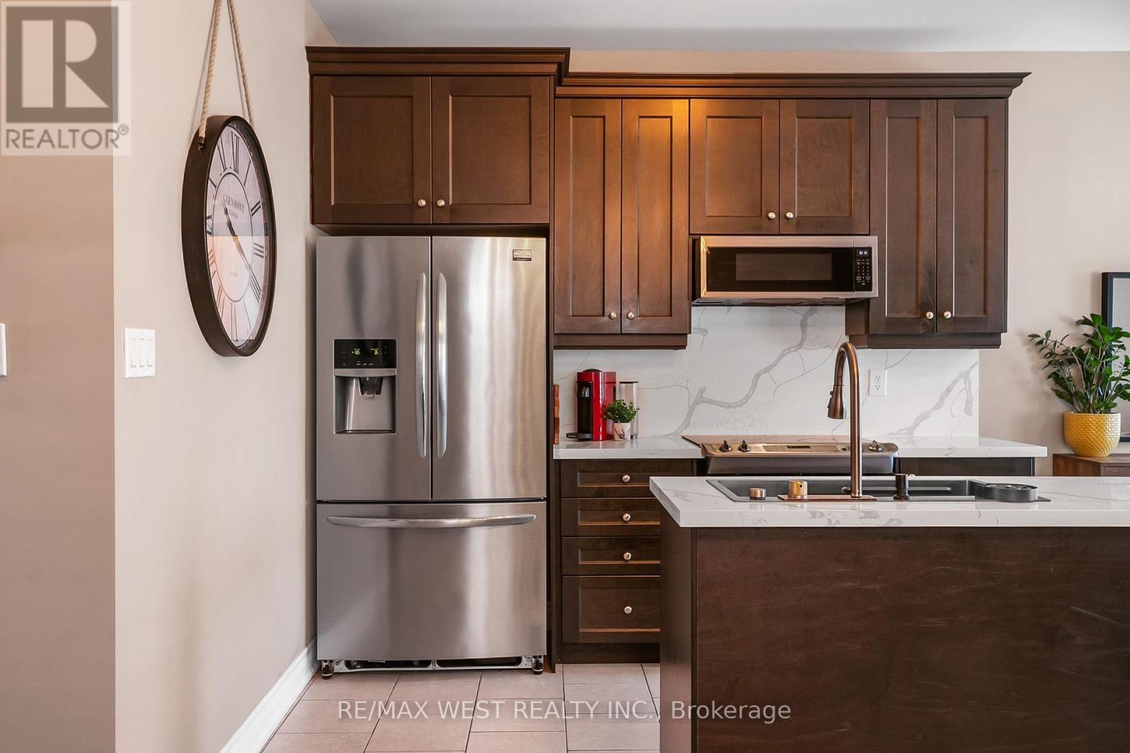 21 SIBELLA WAY - 16