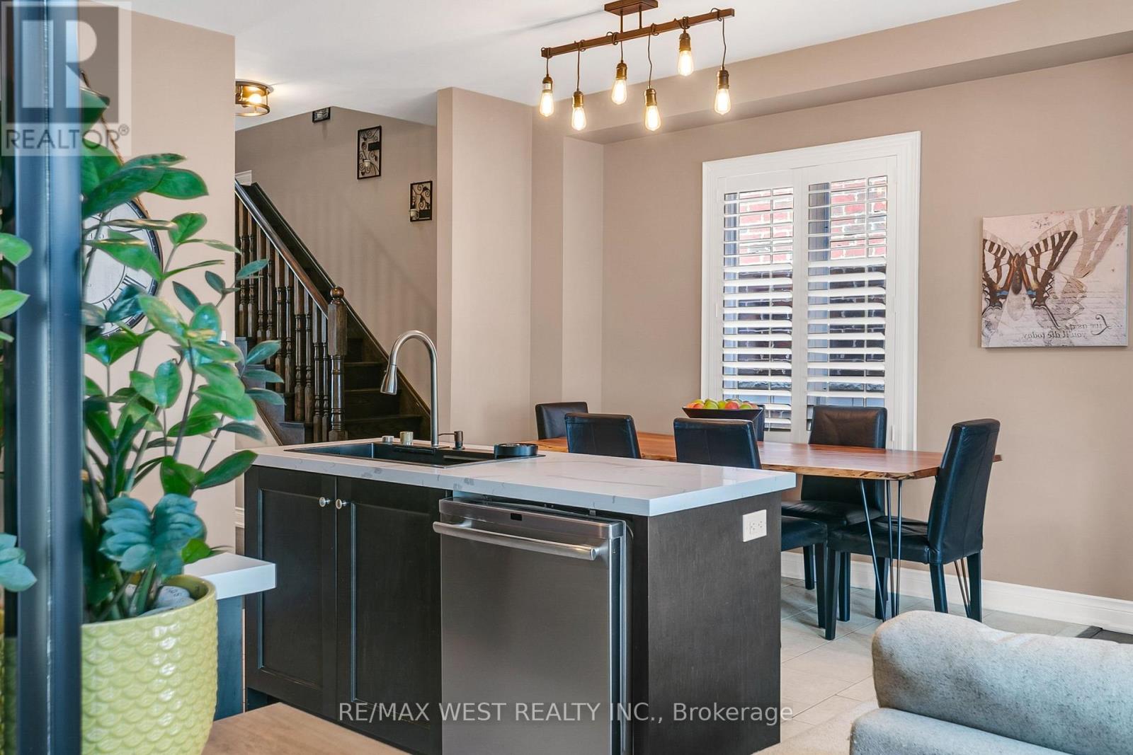 21 SIBELLA WAY - 18