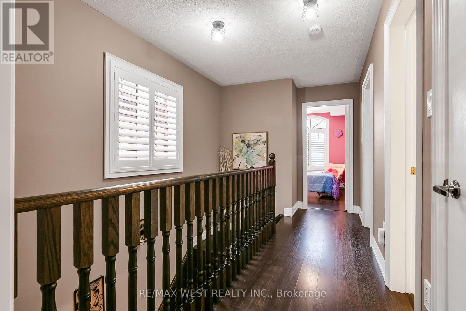 21 SIBELLA WAY - 27