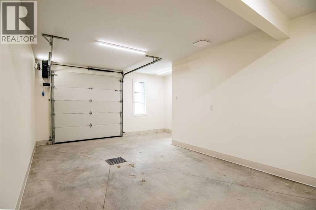 5030 48 Street - 16