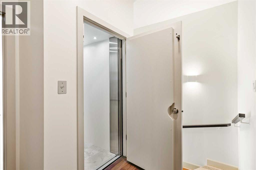 5030 48 Street - 34
