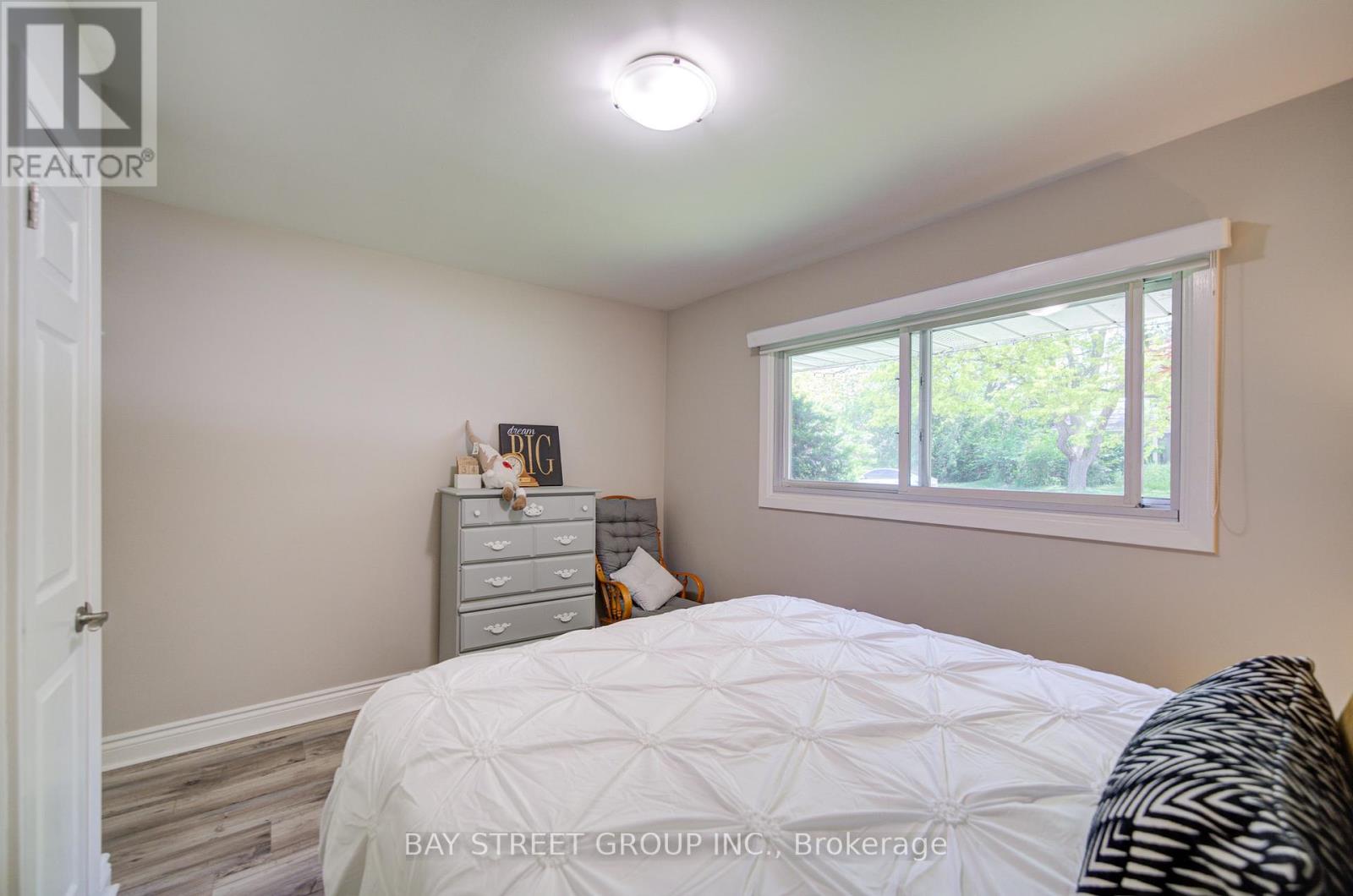 88 MARSDALE DRIVE - 26
