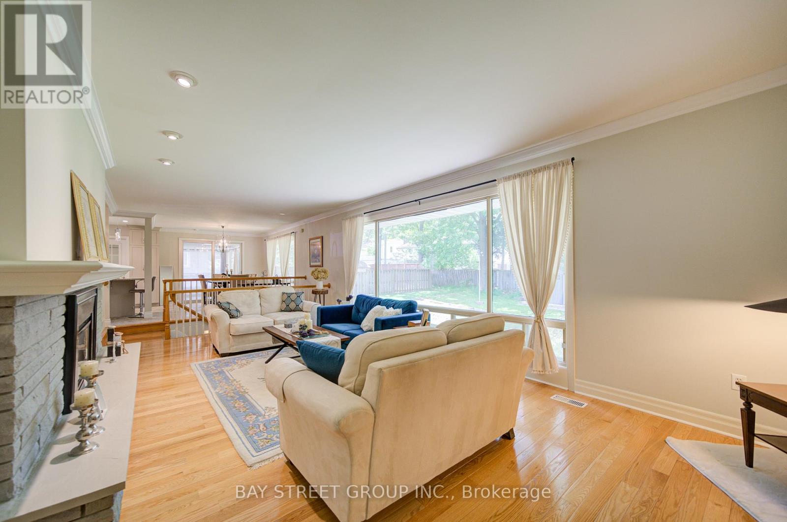 88 MARSDALE DRIVE - 10