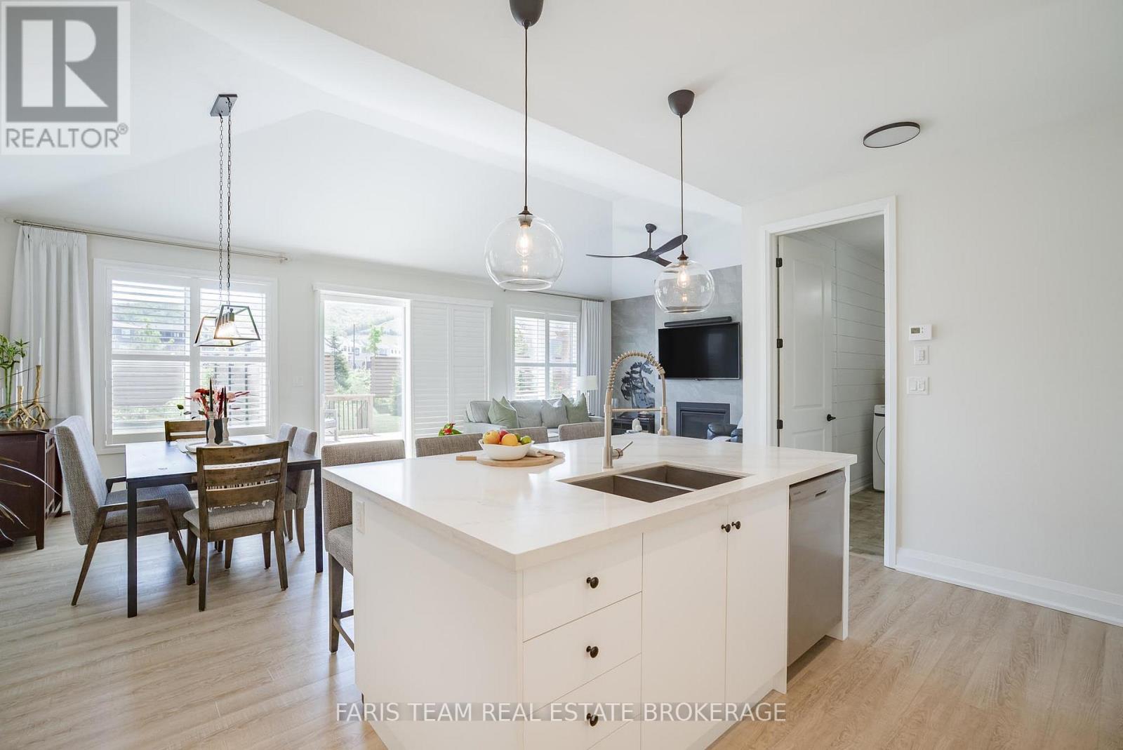 107 STILLWATER CRESCENT - 12