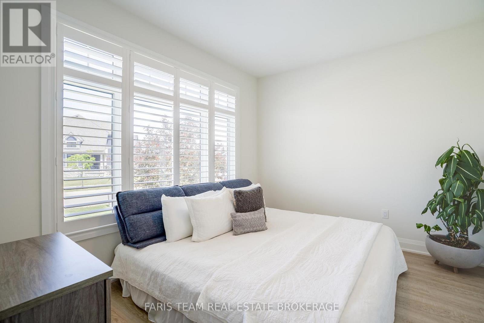 107 STILLWATER CRESCENT - 22