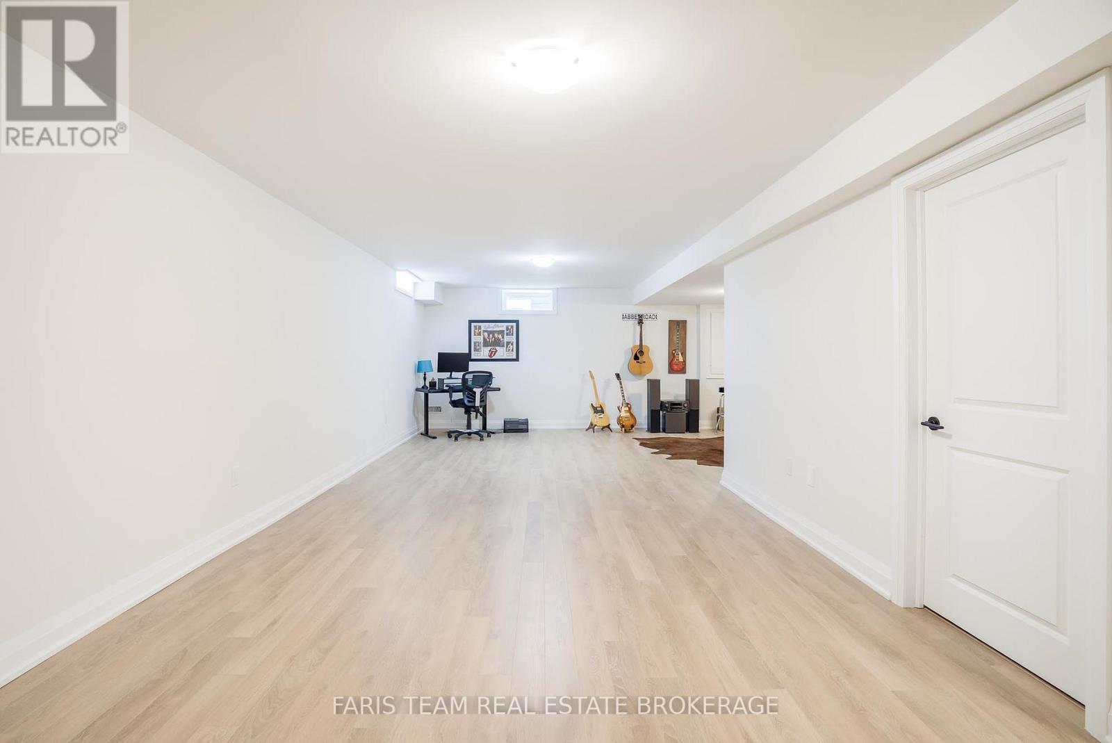 107 STILLWATER CRESCENT - 26