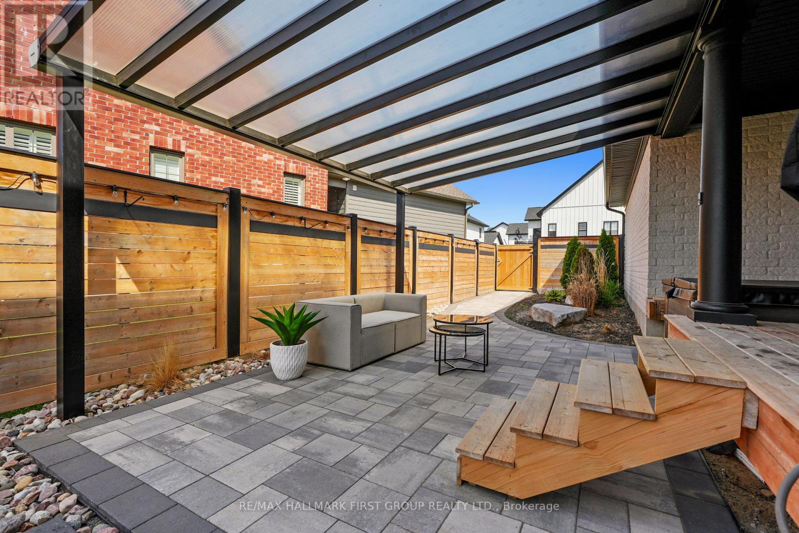 872 JOHN FAIRHURST BOULEVARD - 38