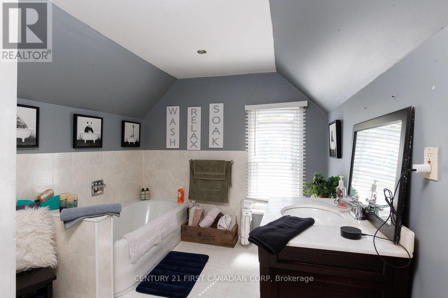 61 ALMA STREET - 26