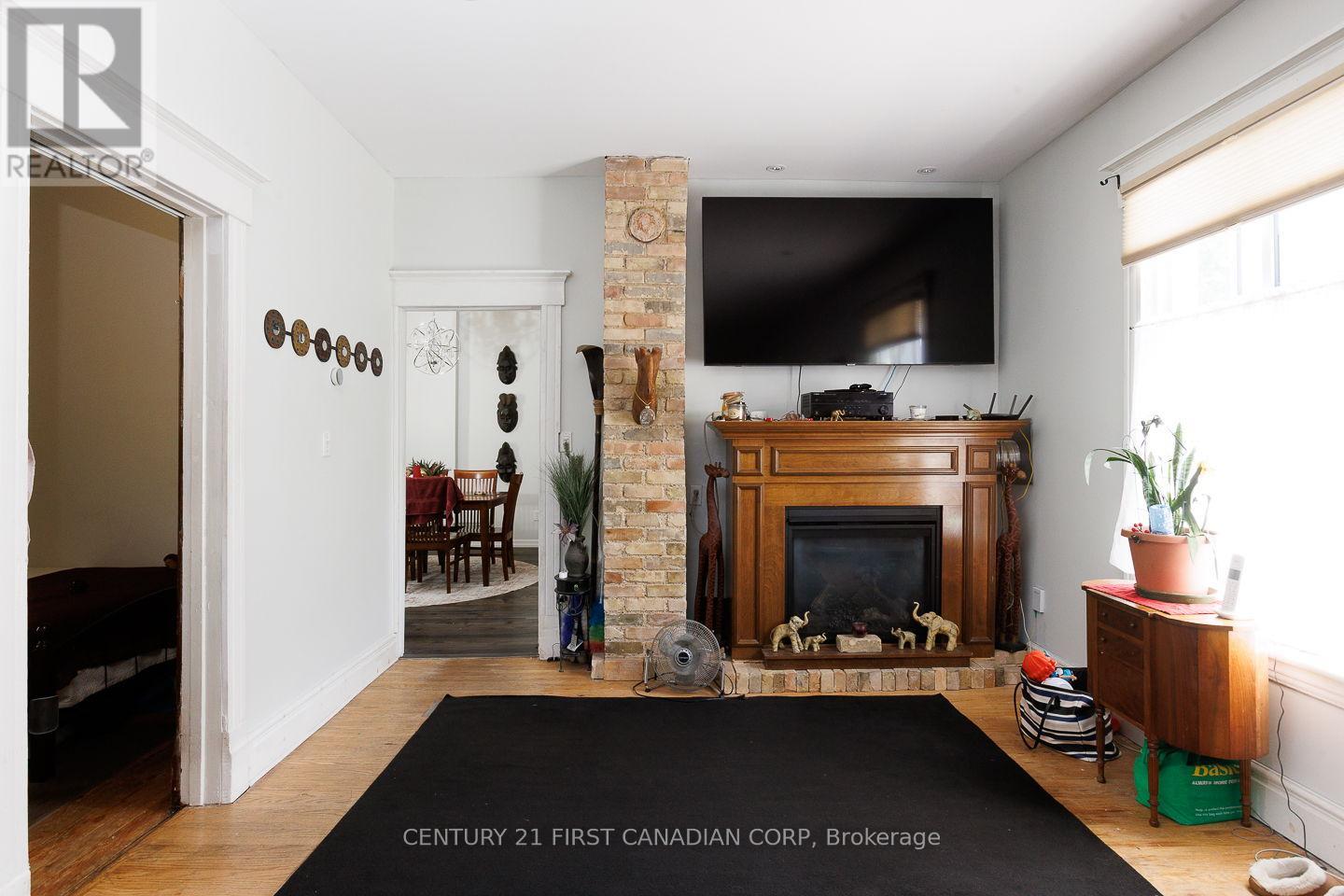 61 ALMA STREET - 21