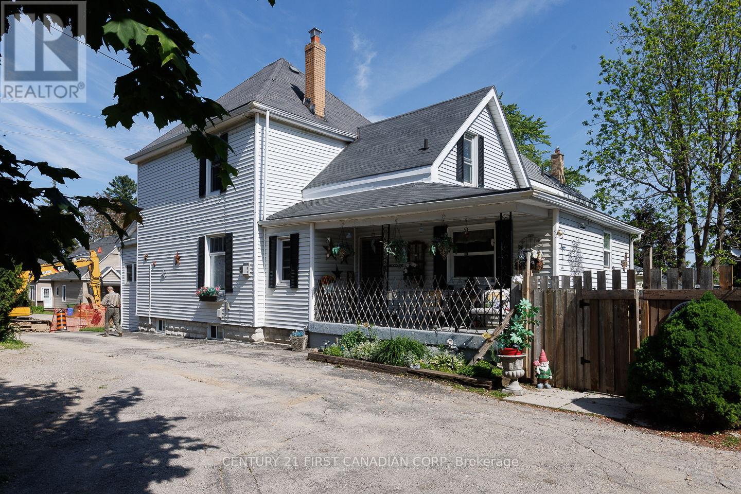 61 ALMA STREET - 32