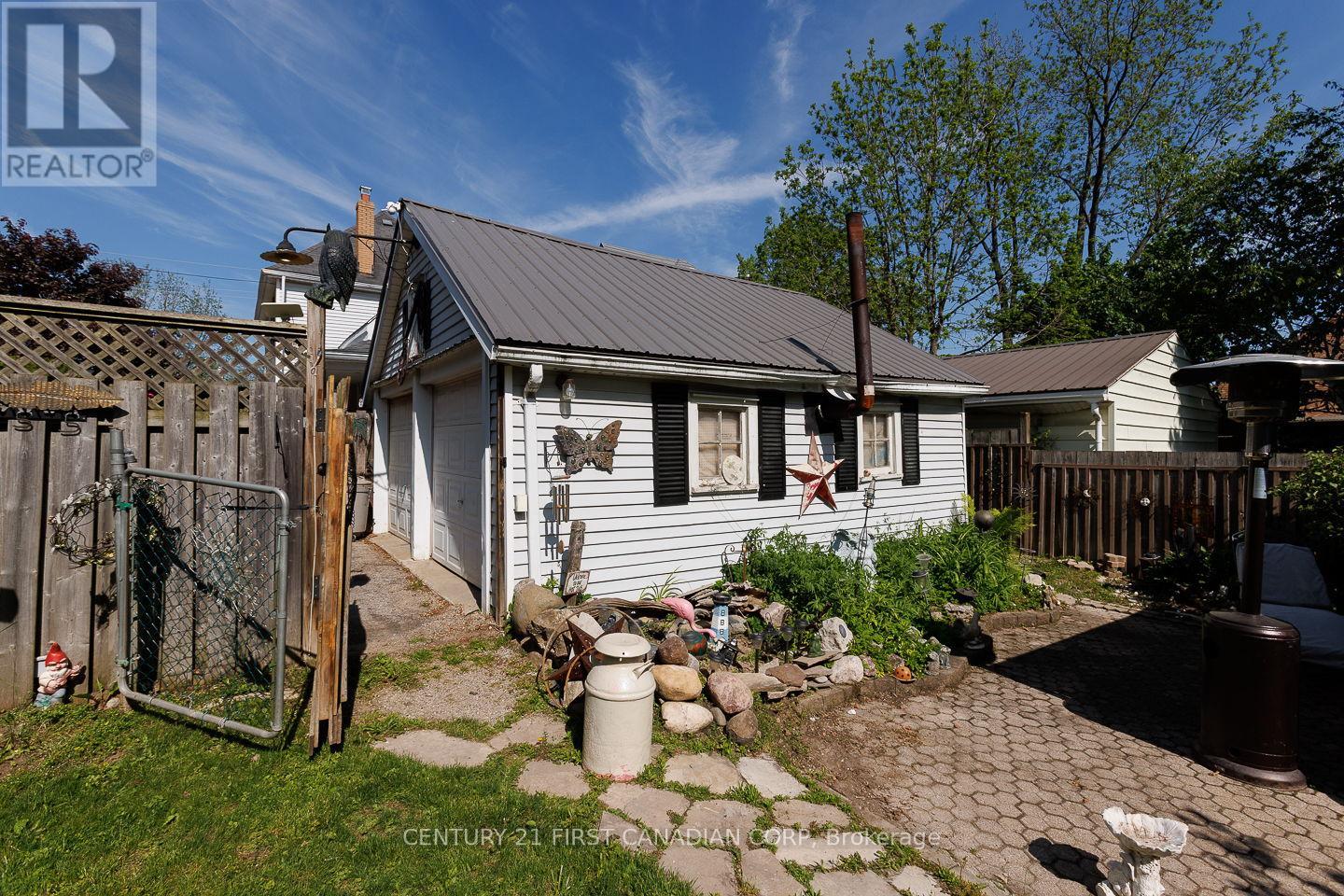 61 ALMA STREET - 39