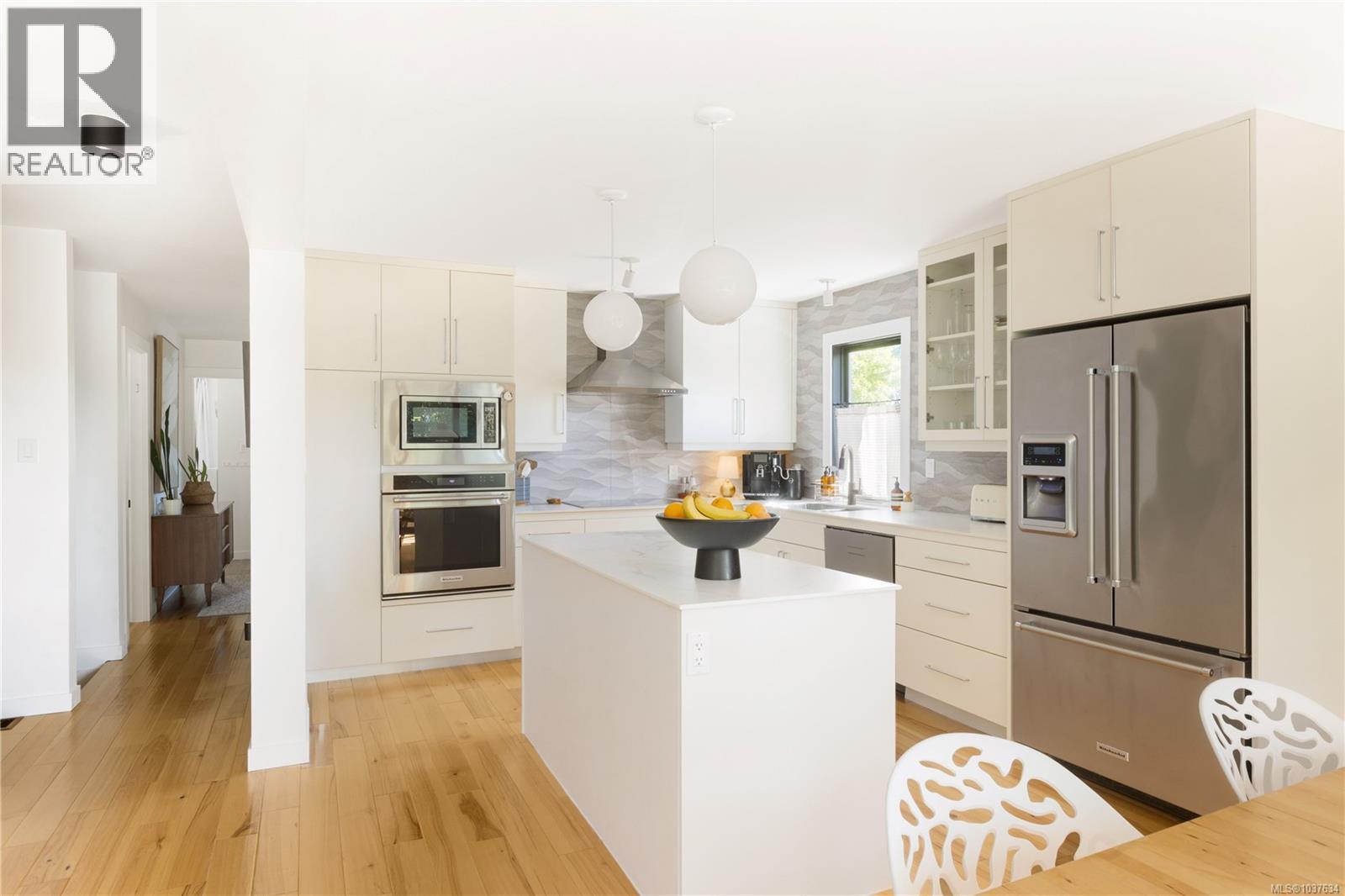 2887 Colquitz Ave - 10
