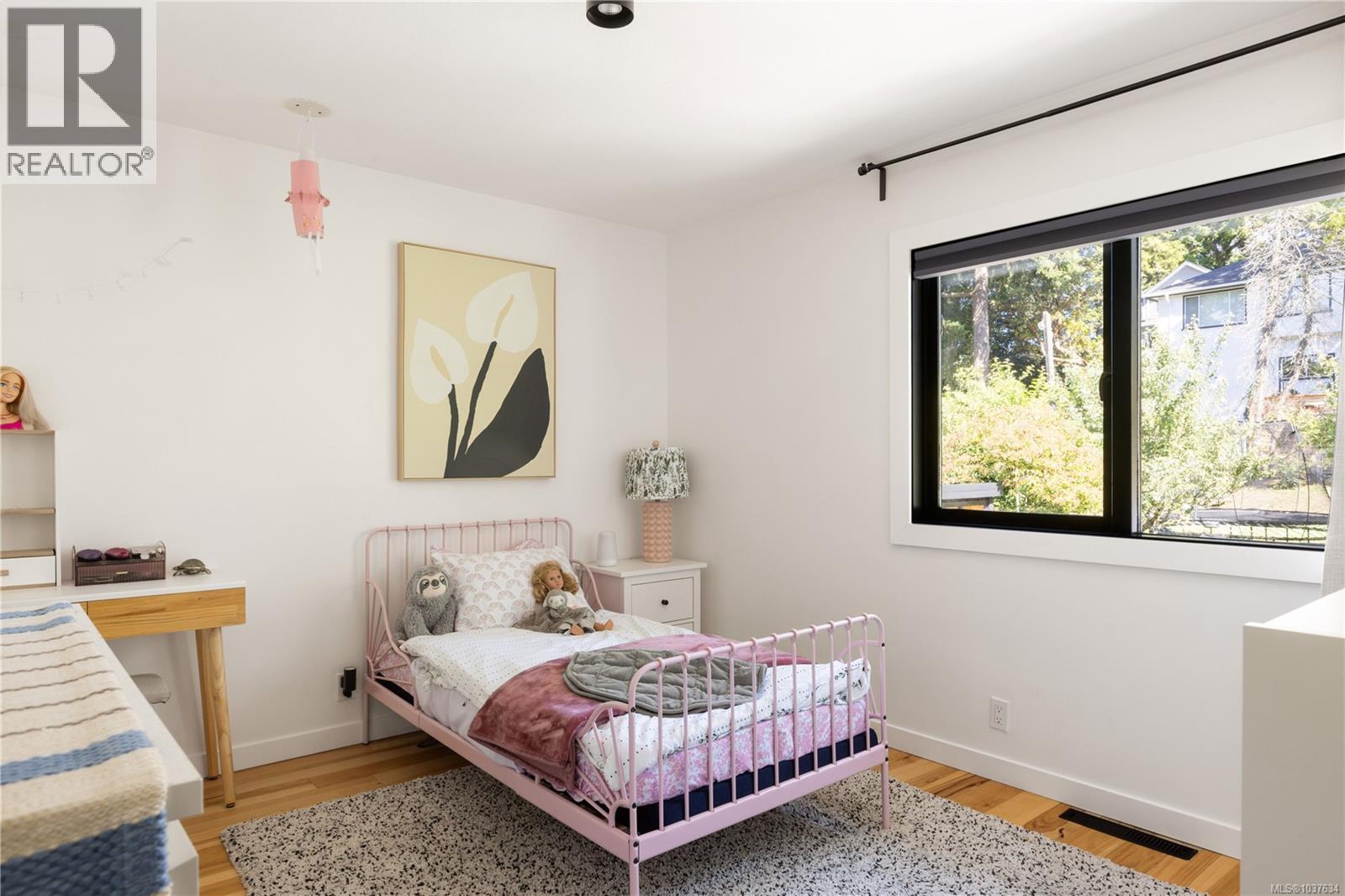 2887 Colquitz Ave - 14