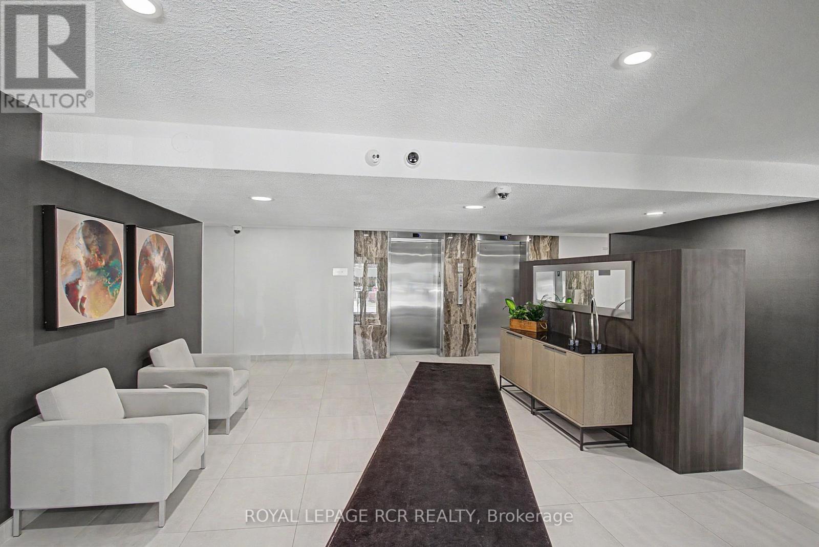 #1011 40 WILLIAM ROE BOULEVARD - 3