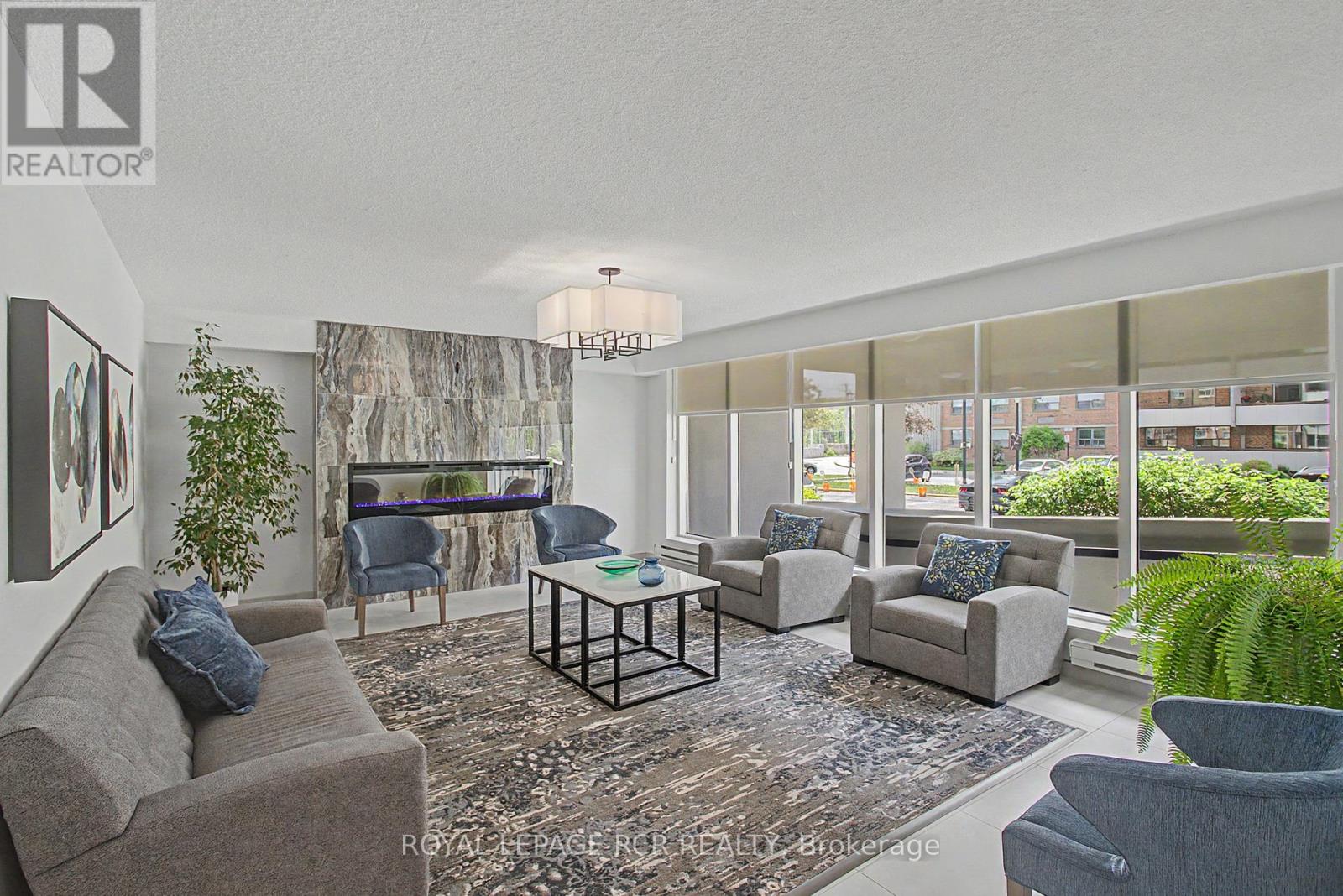 #1011 40 WILLIAM ROE BOULEVARD - 4
