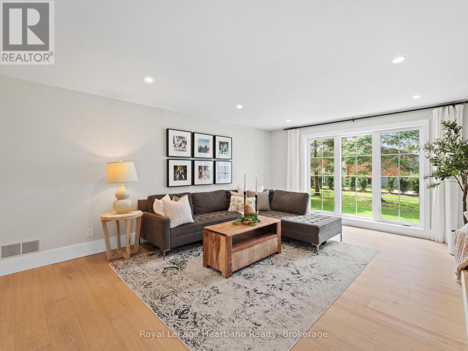 238 BENNETT STREET W - 35