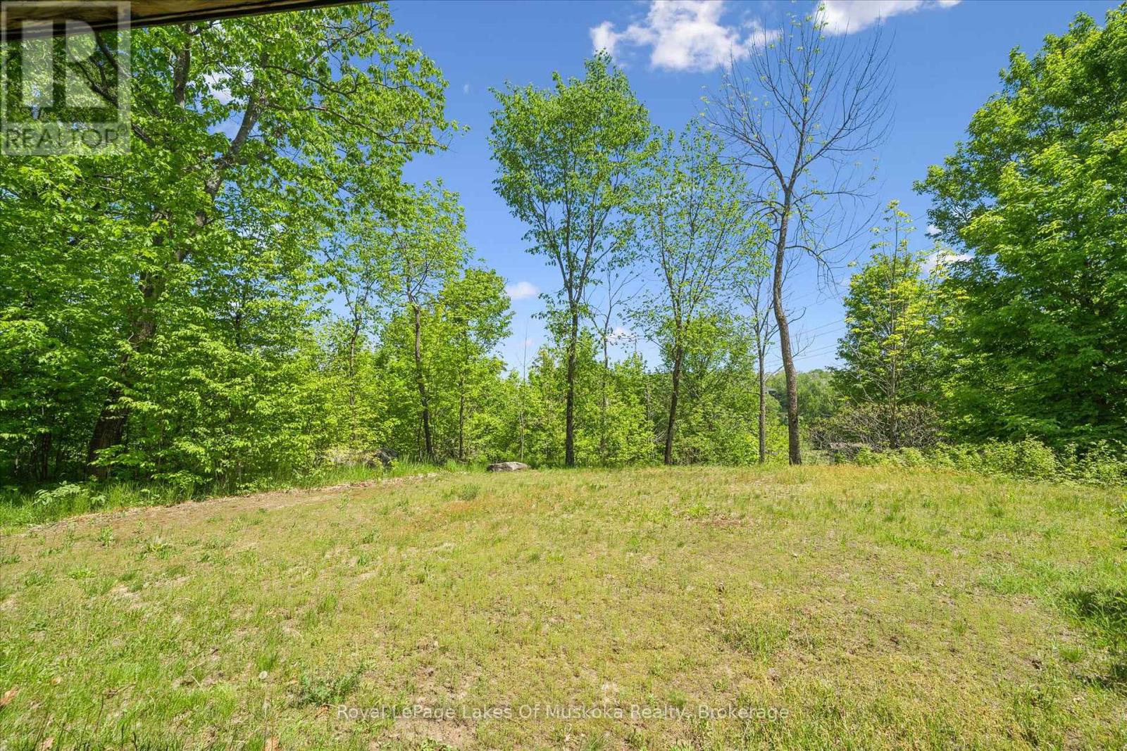 #101 1 TREE TOPS LANE - 23