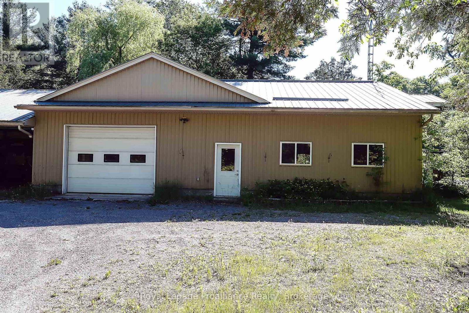 11 CROOKSTON ROAD - 34
