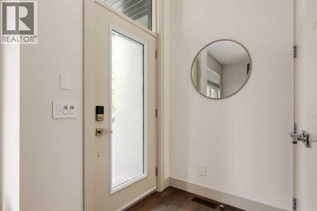 #1 1523 28 Avenue SW - 3