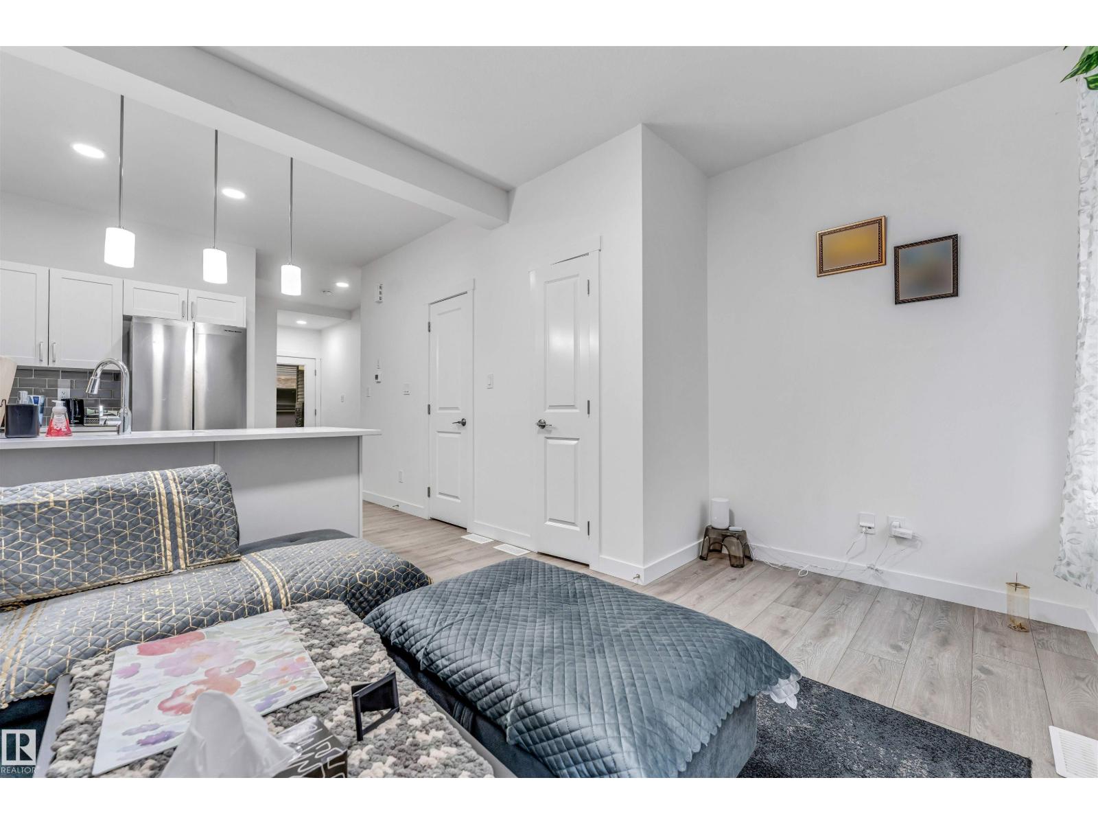 #45 2710 66 ST SW - 10