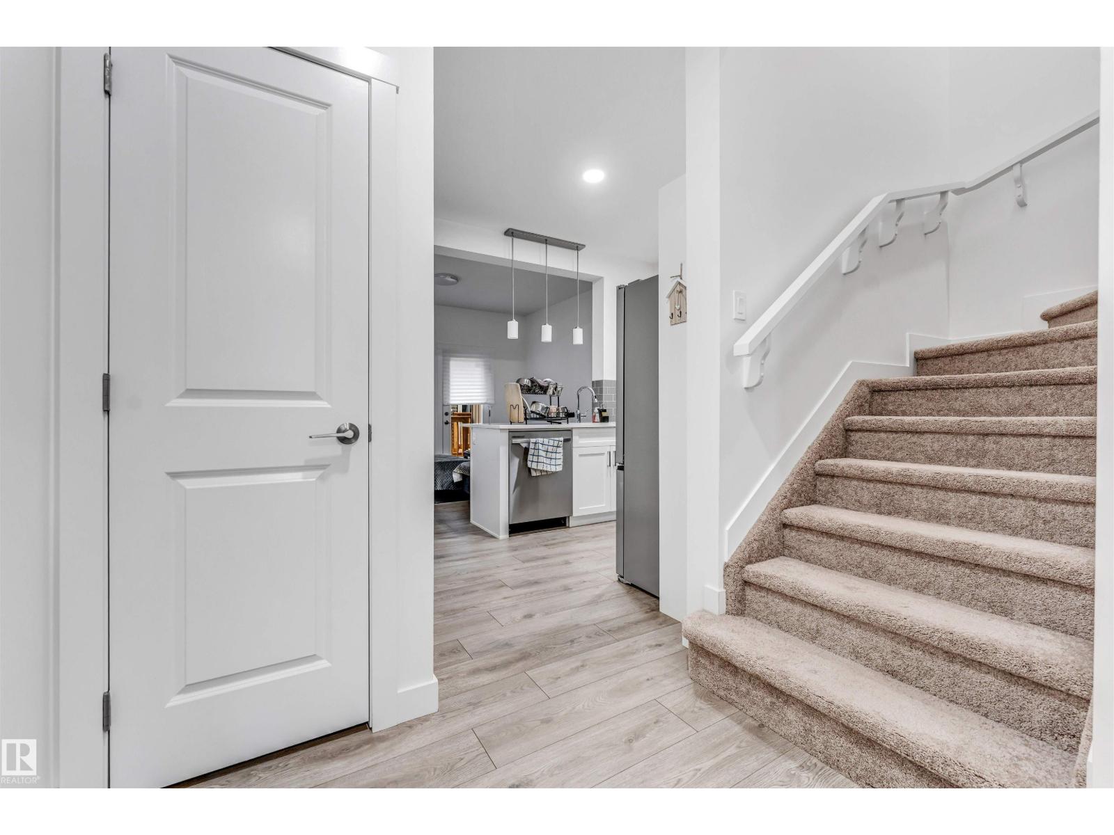 #45 2710 66 ST SW - 4
