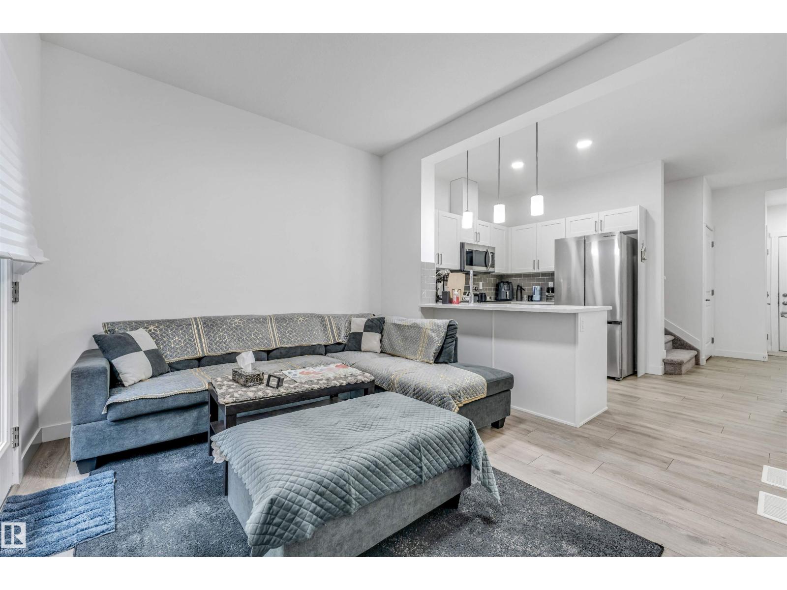 #45 2710 66 ST SW - 9