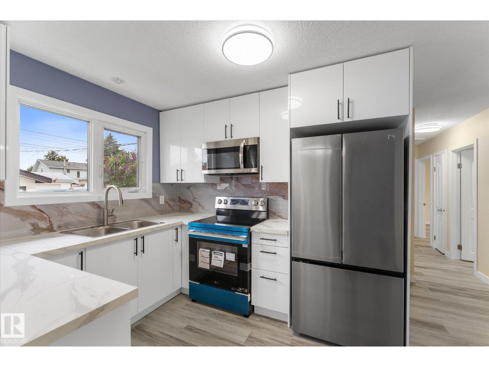 7311 137 AV NW - 18