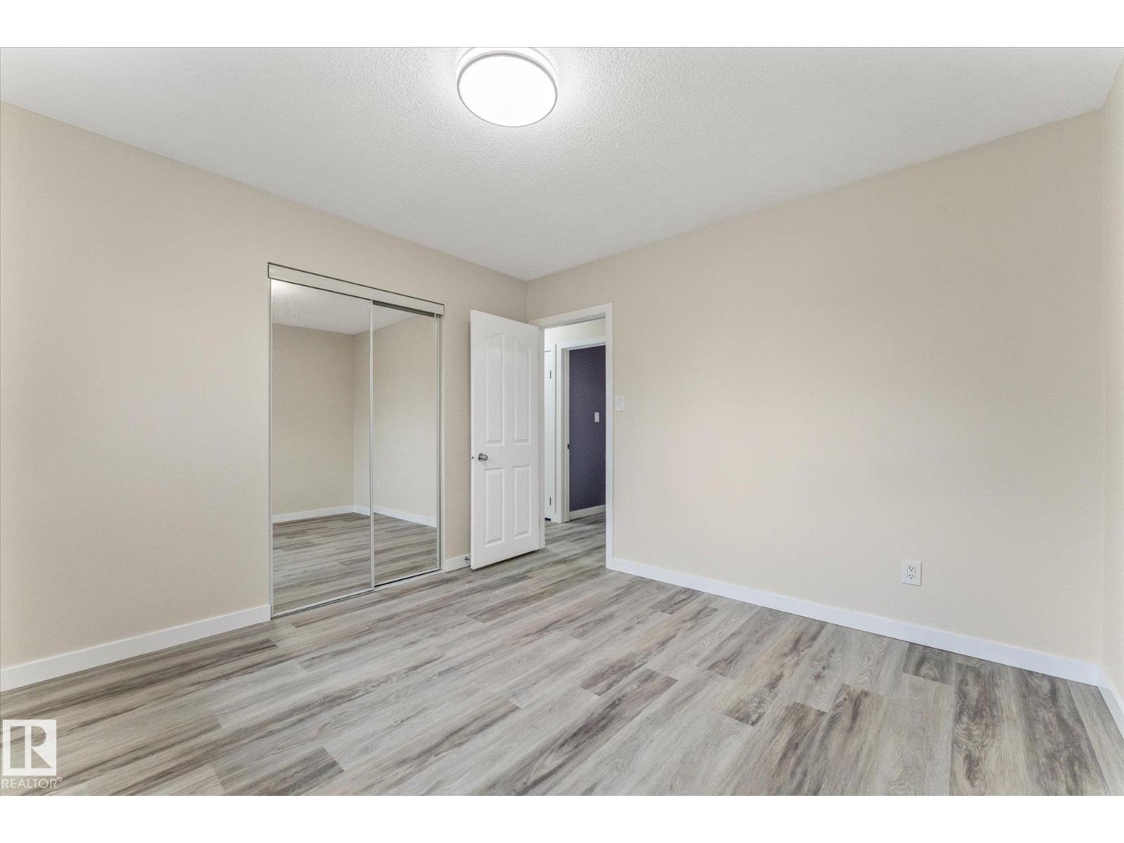 7311 137 AV NW - 22