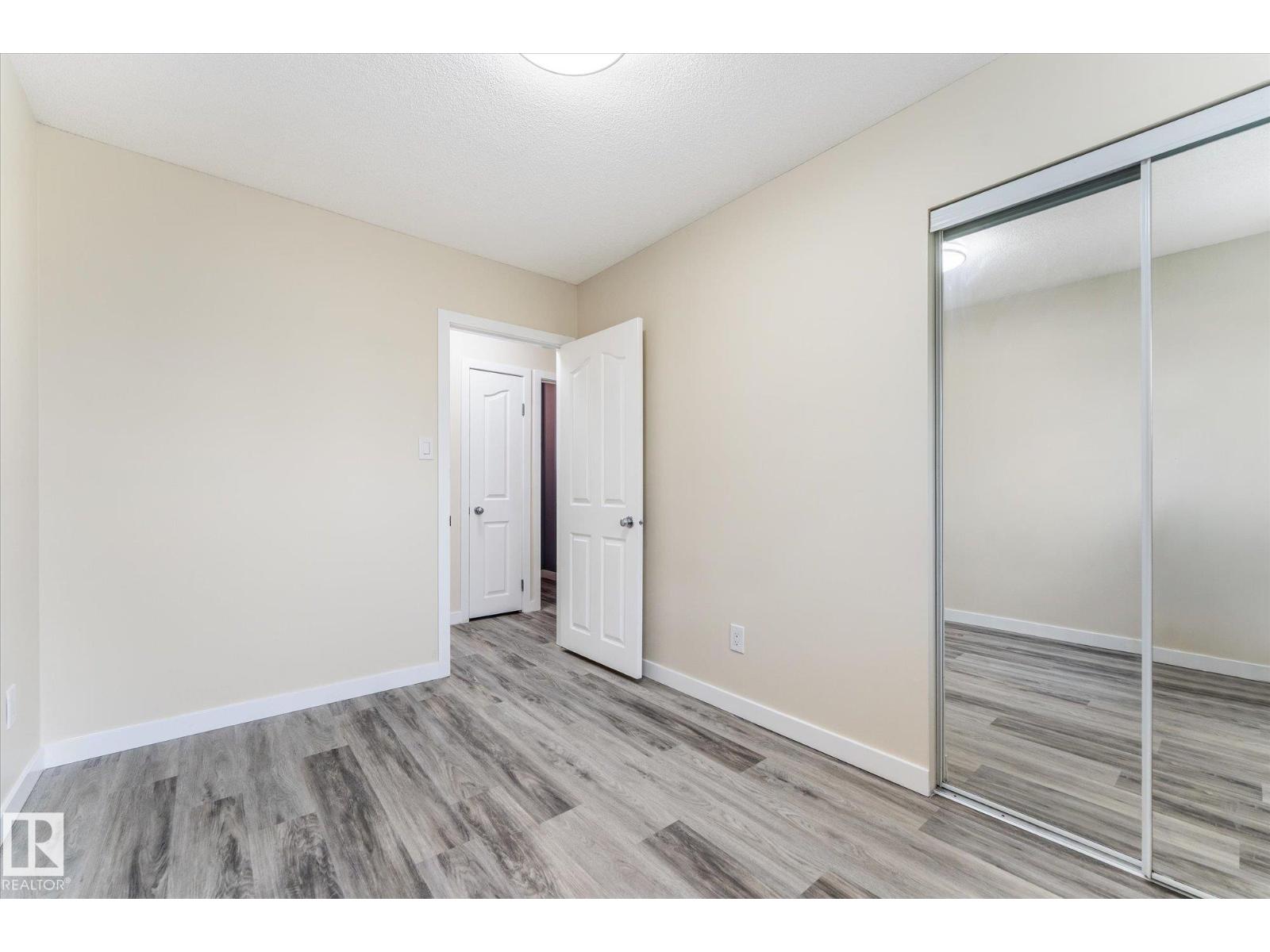7311 137 AV NW - 26