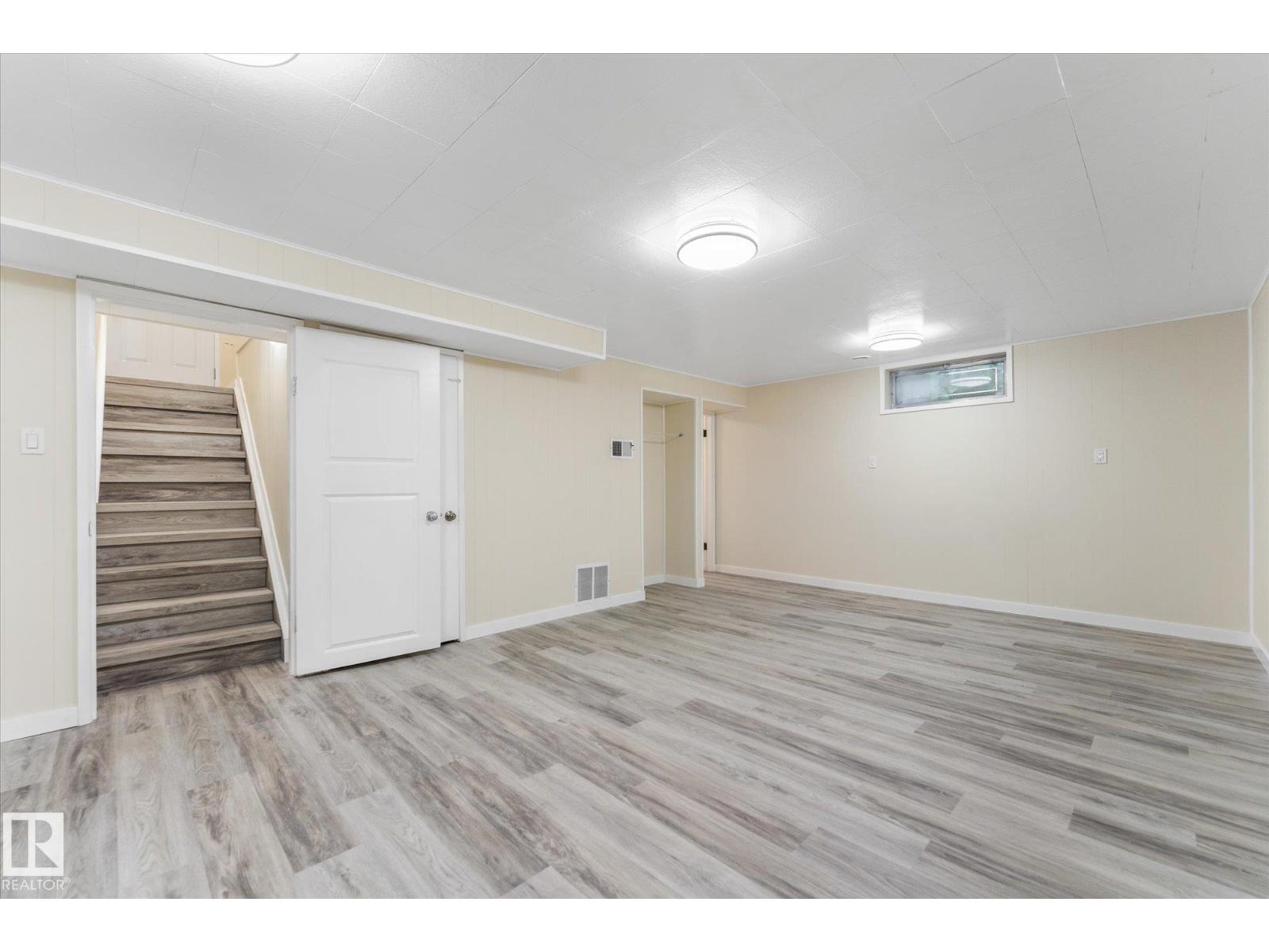 7311 137 AV NW - 30