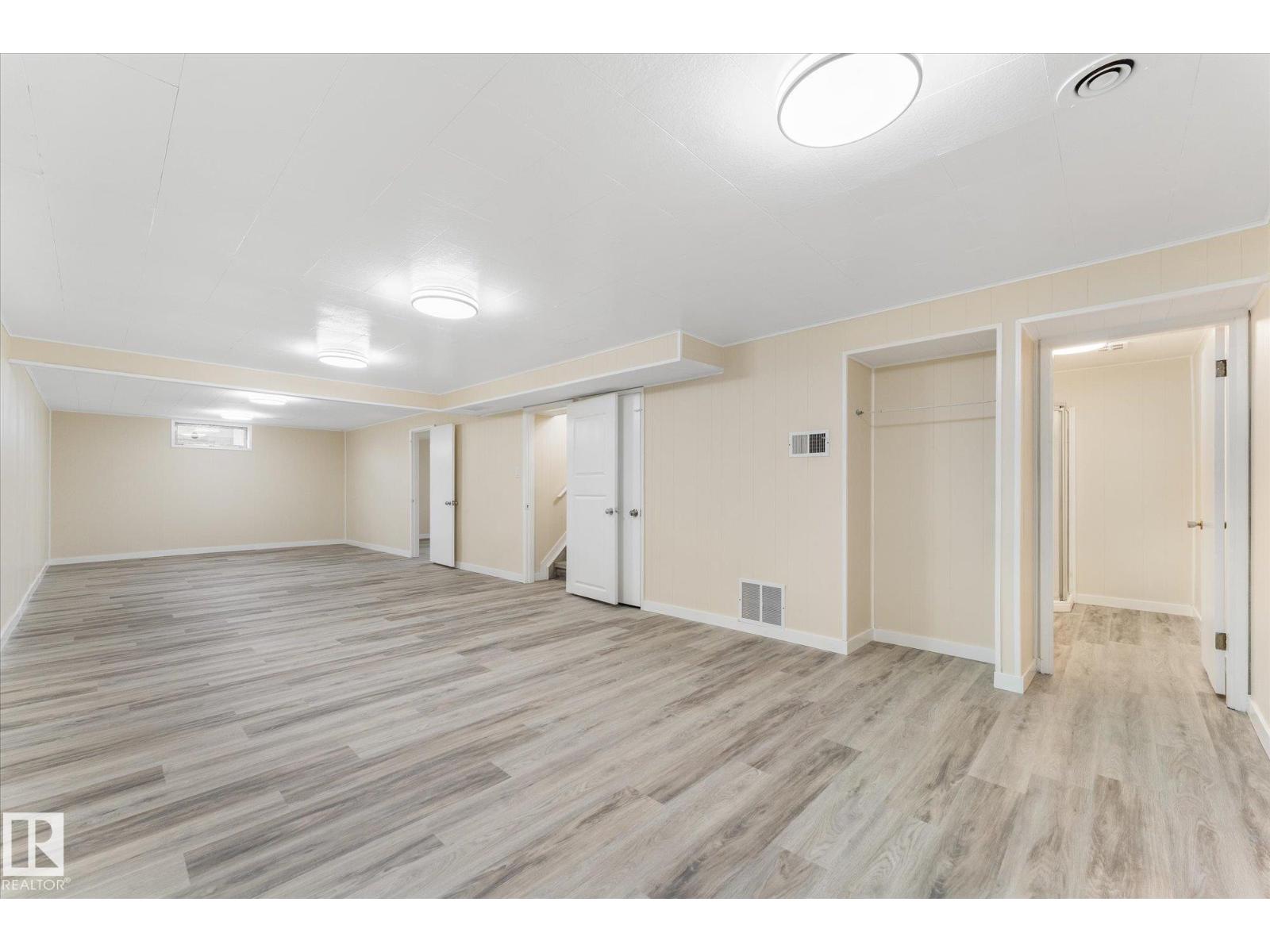 7311 137 AV NW - 31