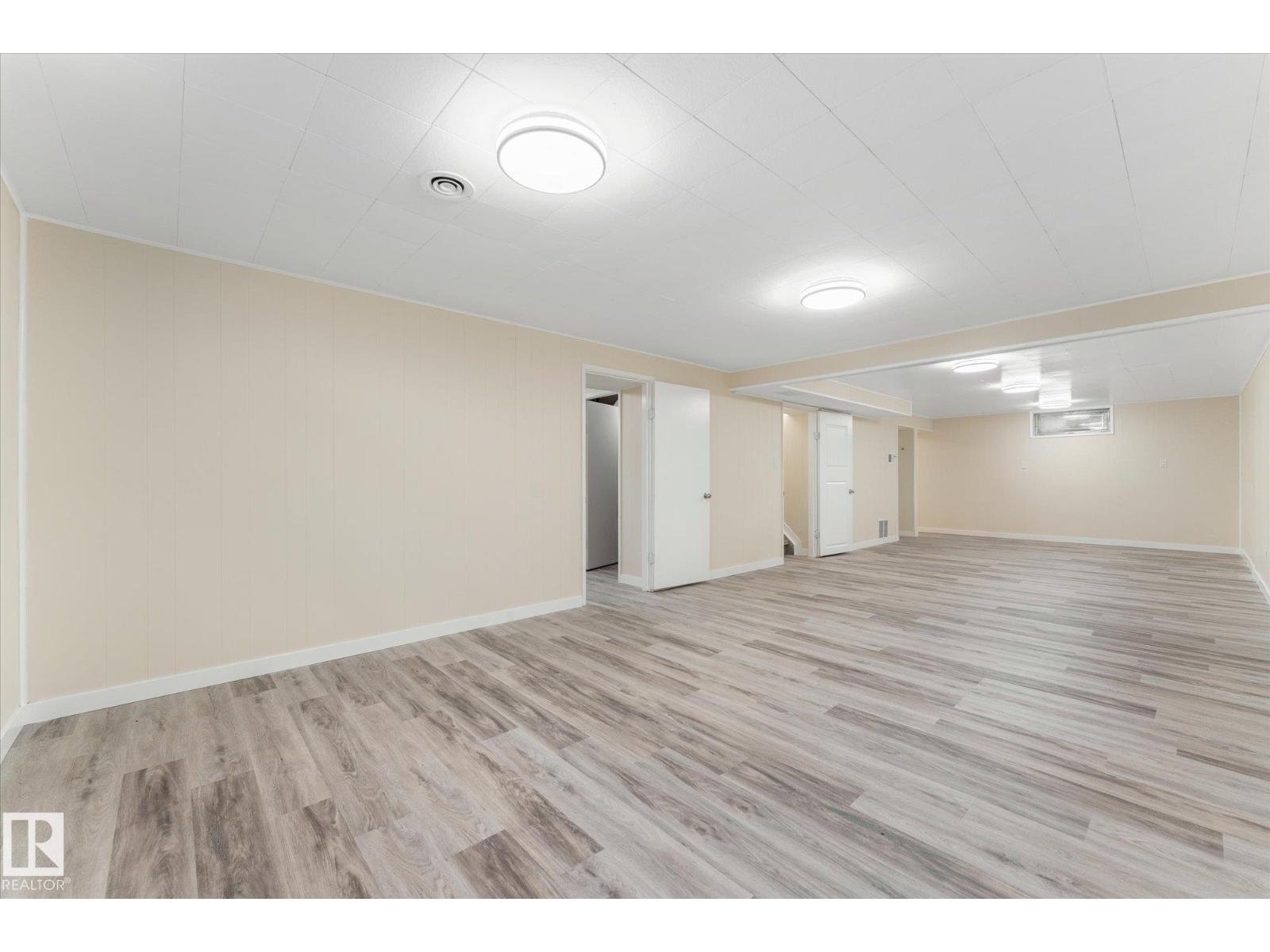 7311 137 AV NW - 33
