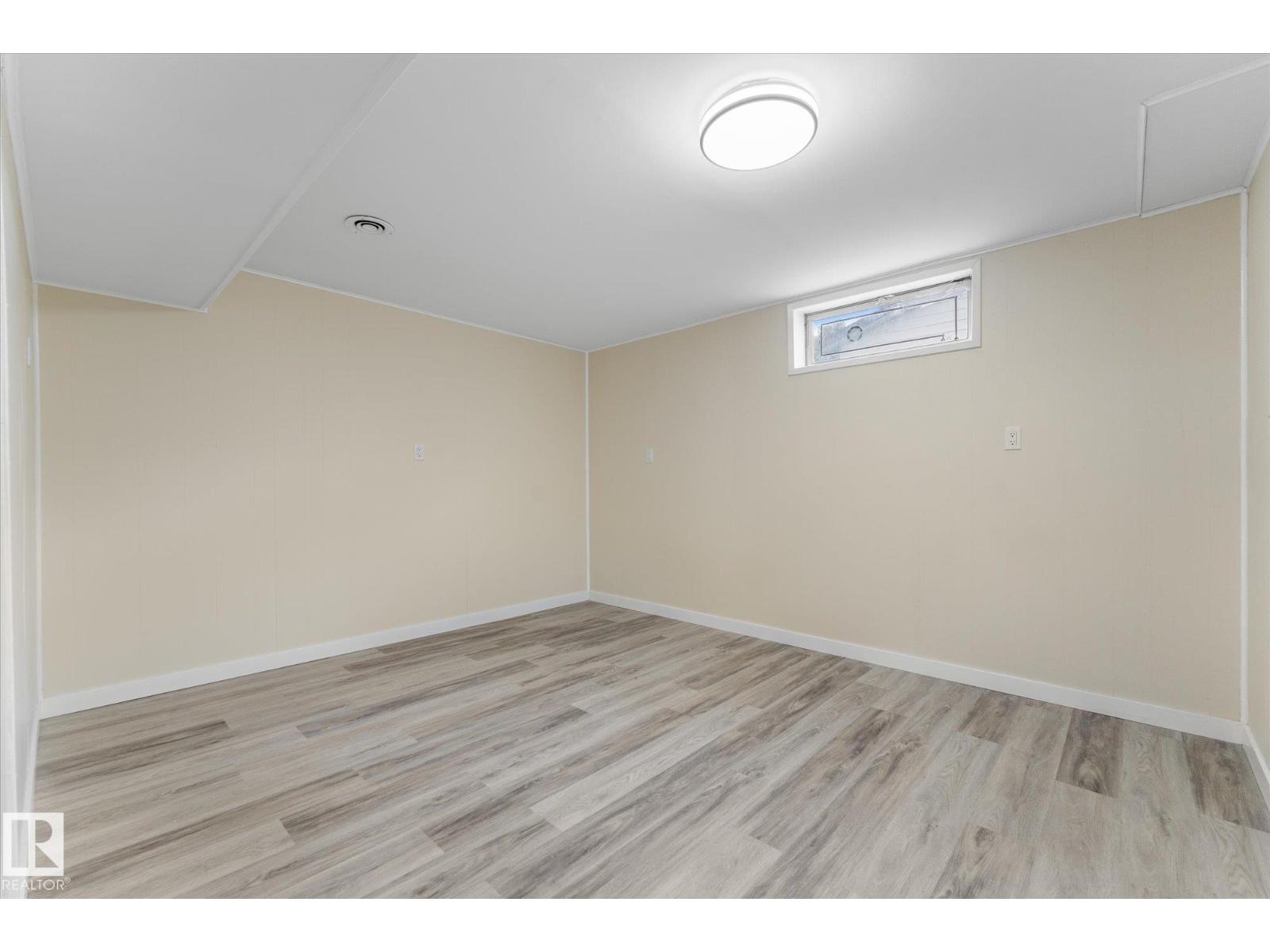 7311 137 AV NW - 34