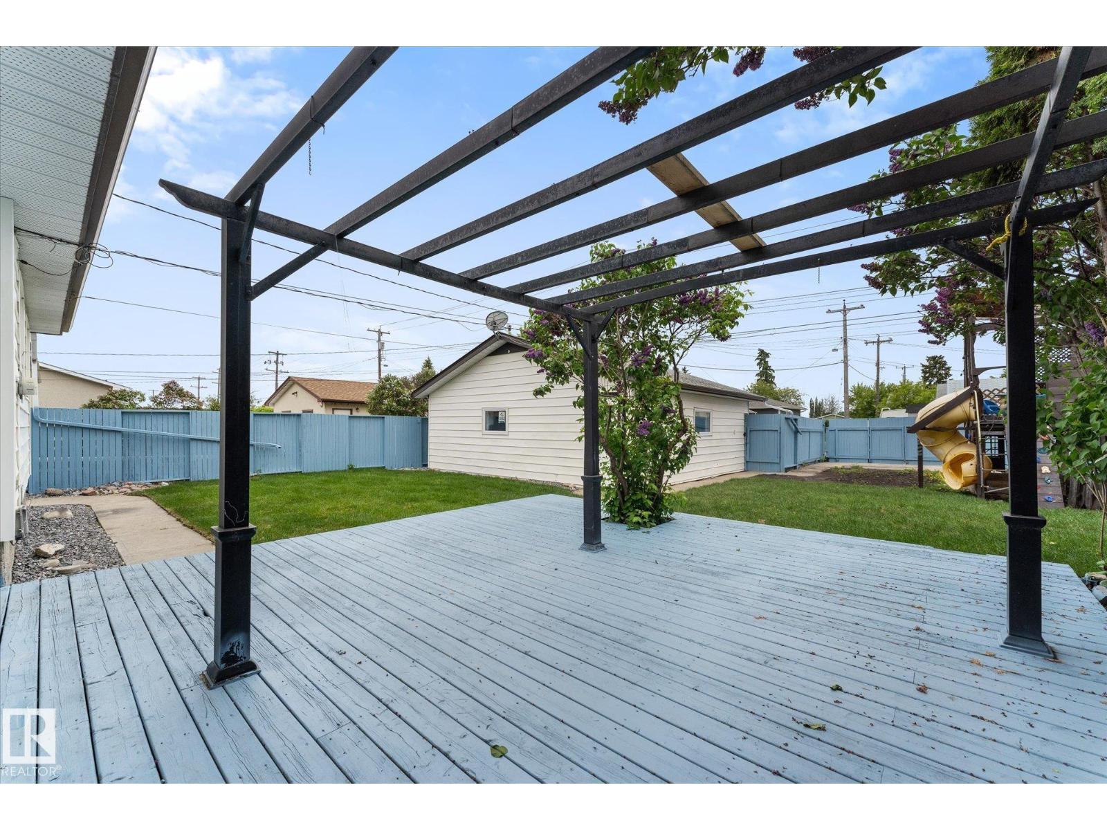 7311 137 AV NW - 43