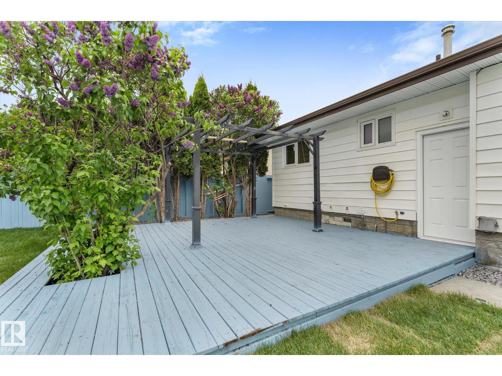 7311 137 AV NW - 44