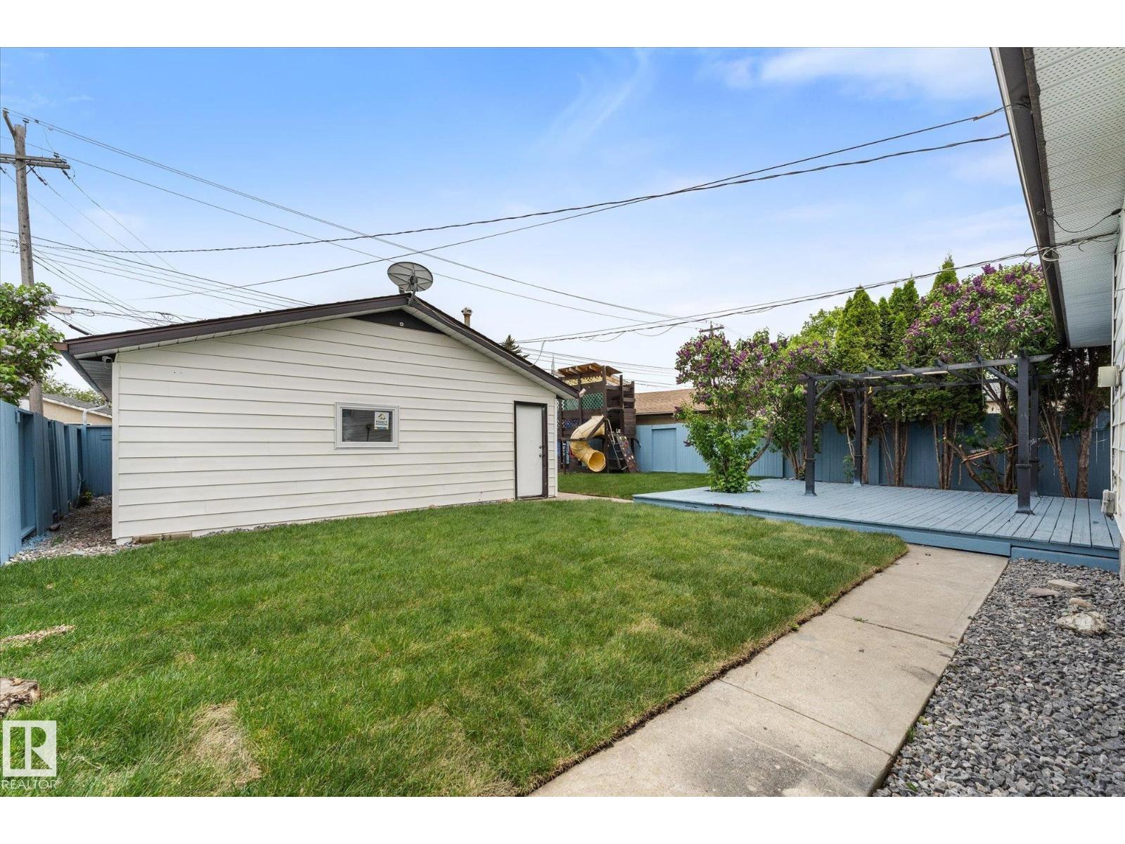 7311 137 AV NW - 46