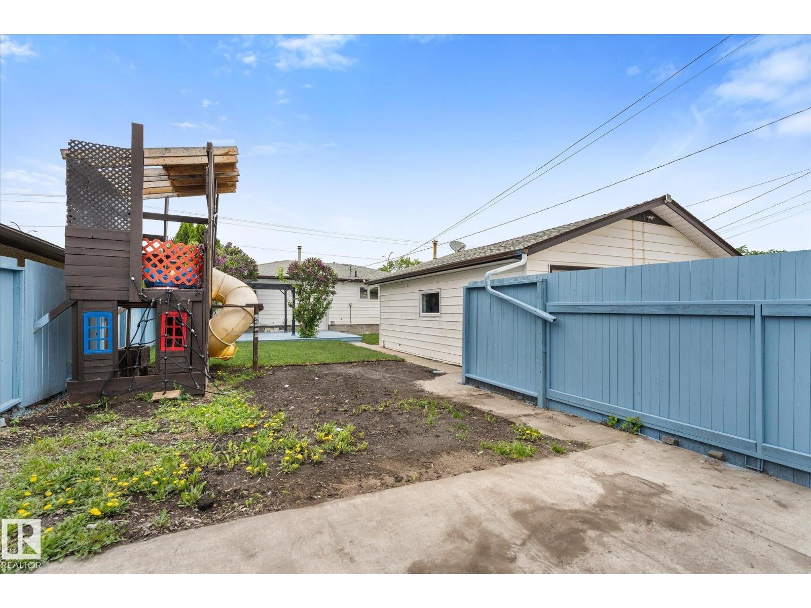 7311 137 AV NW - 50