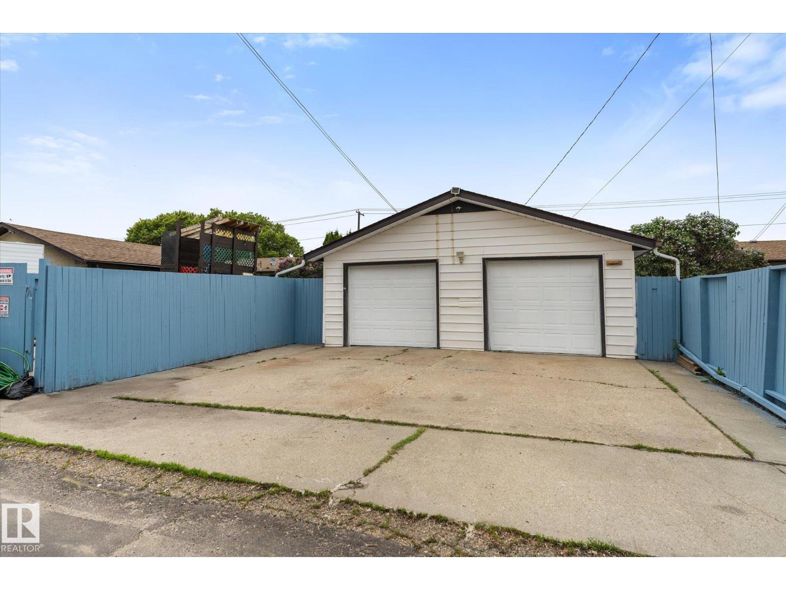 7311 137 AV NW - 51