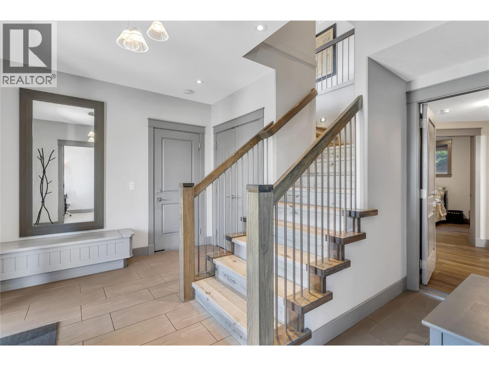 2596 Crown Crest Drive - 6