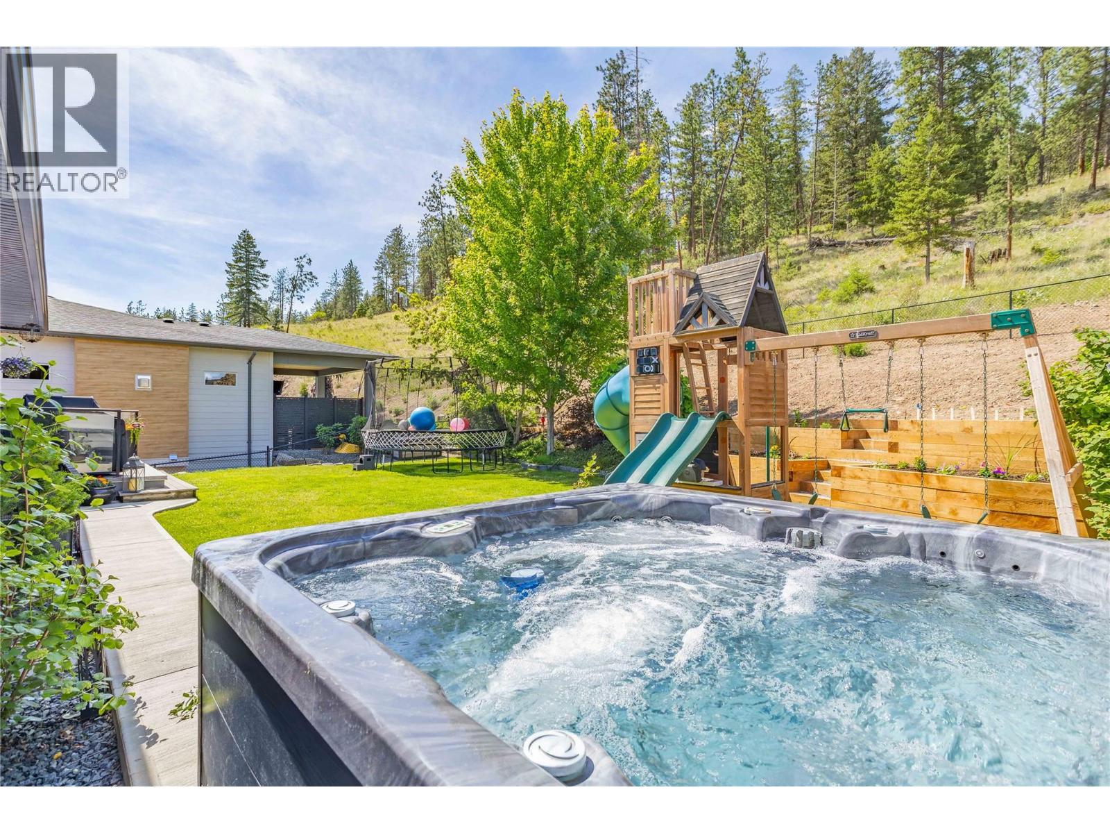  2596 Crown Crest Drive, West Kelowna