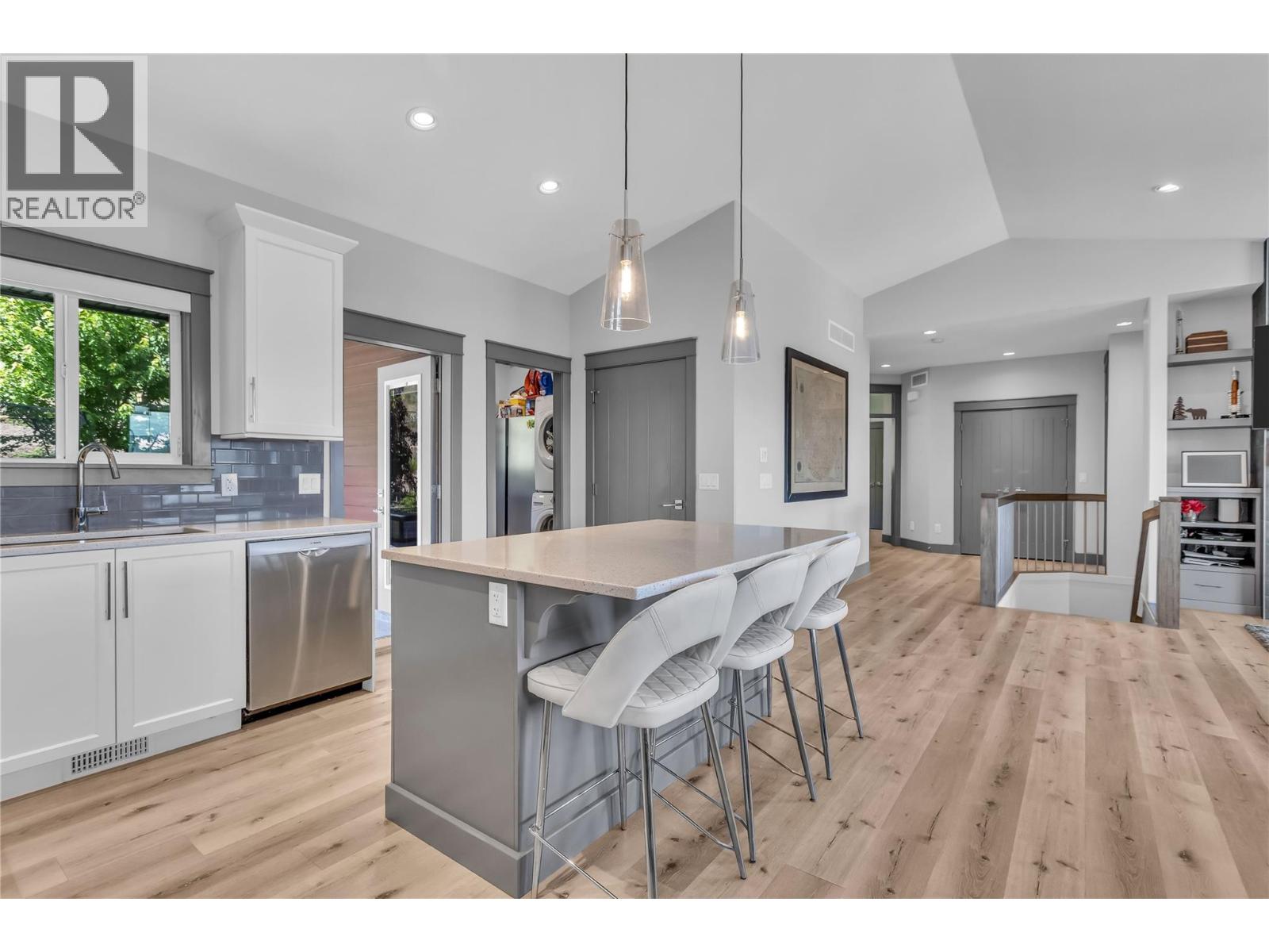 2596 Crown Crest Drive - 15