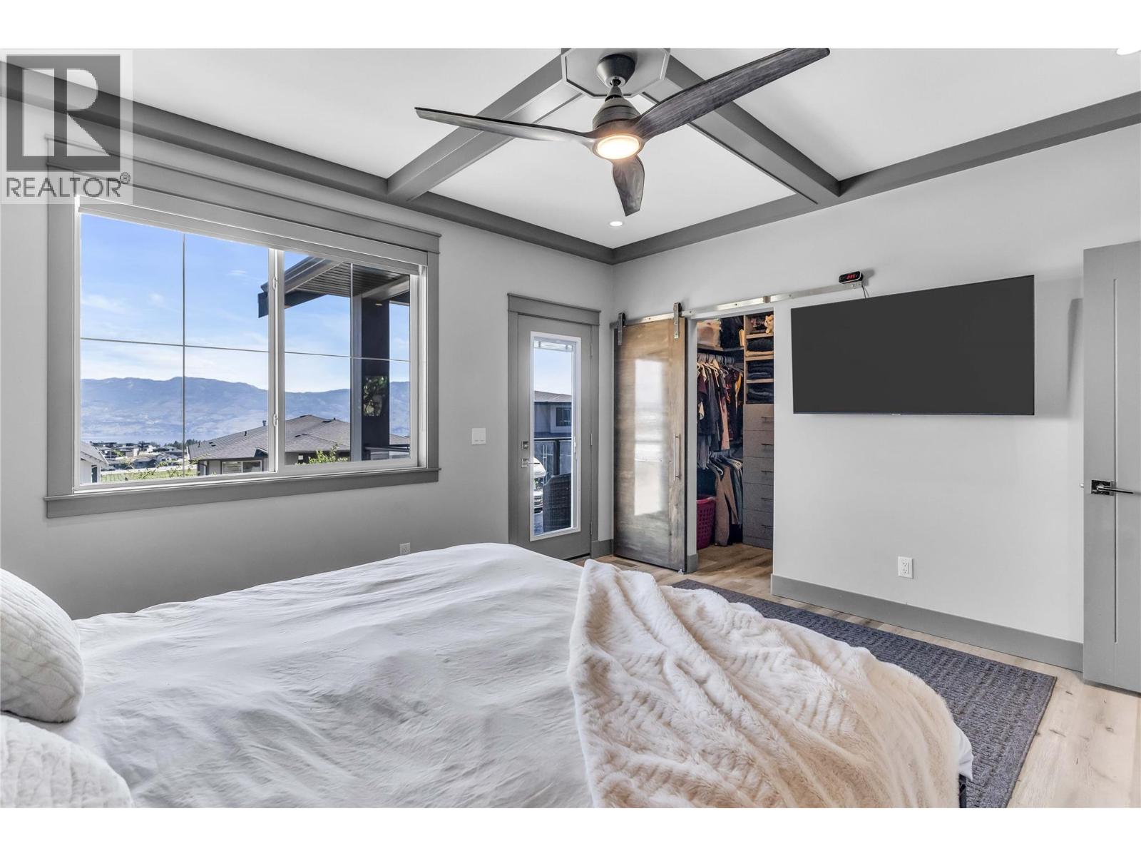 2596 Crown Crest Drive - 17