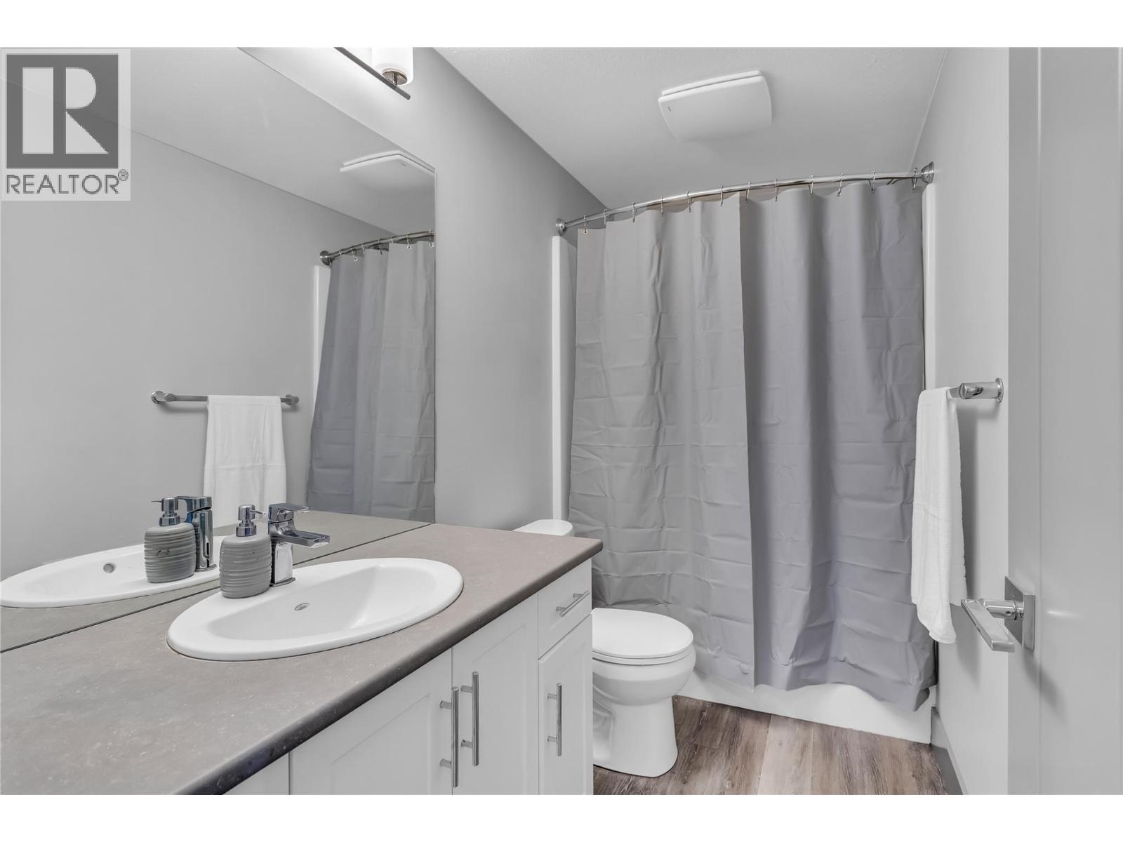 2596 Crown Crest Drive - 33