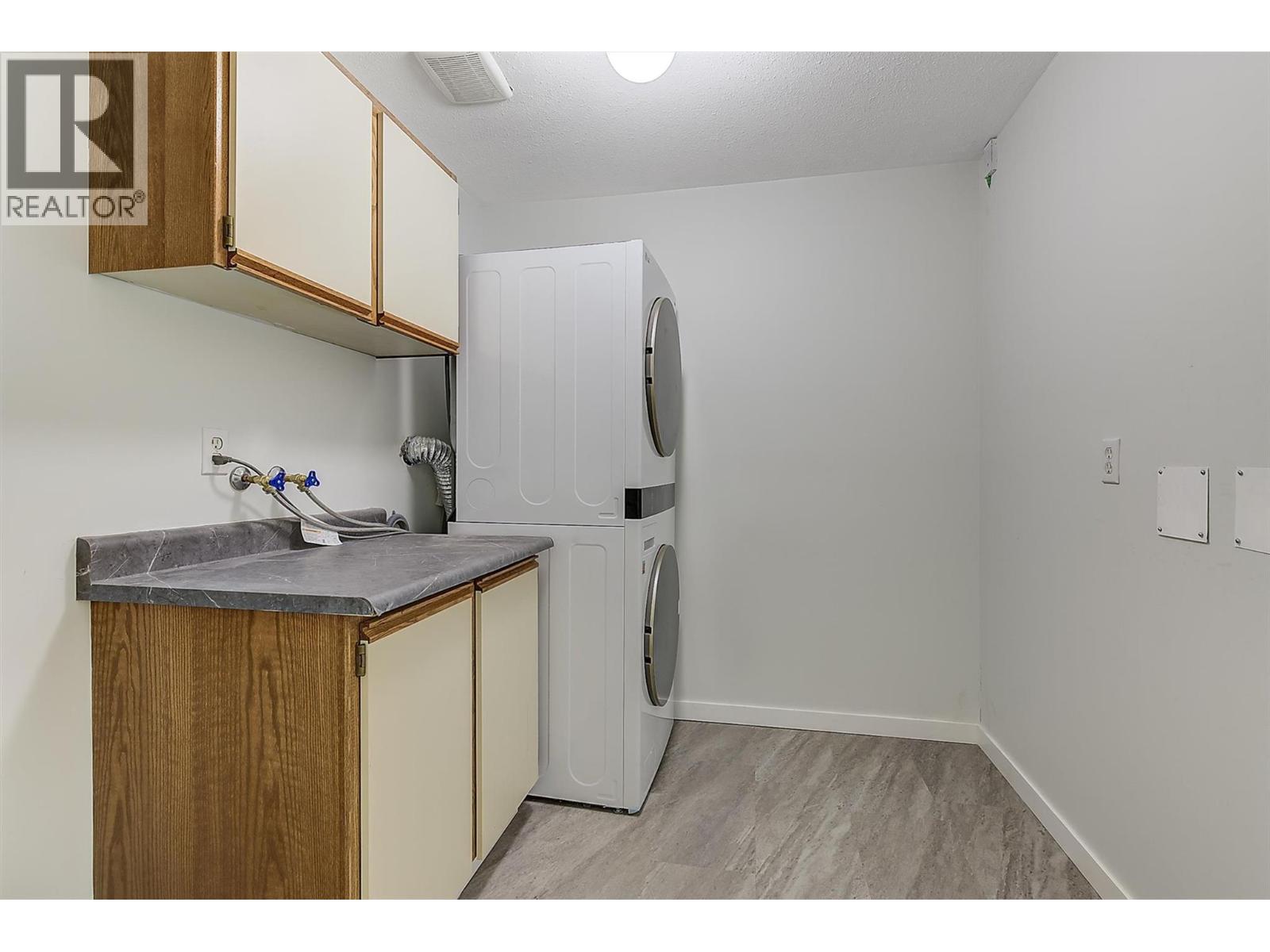 #203 1534 Lawrence Avenue - 11