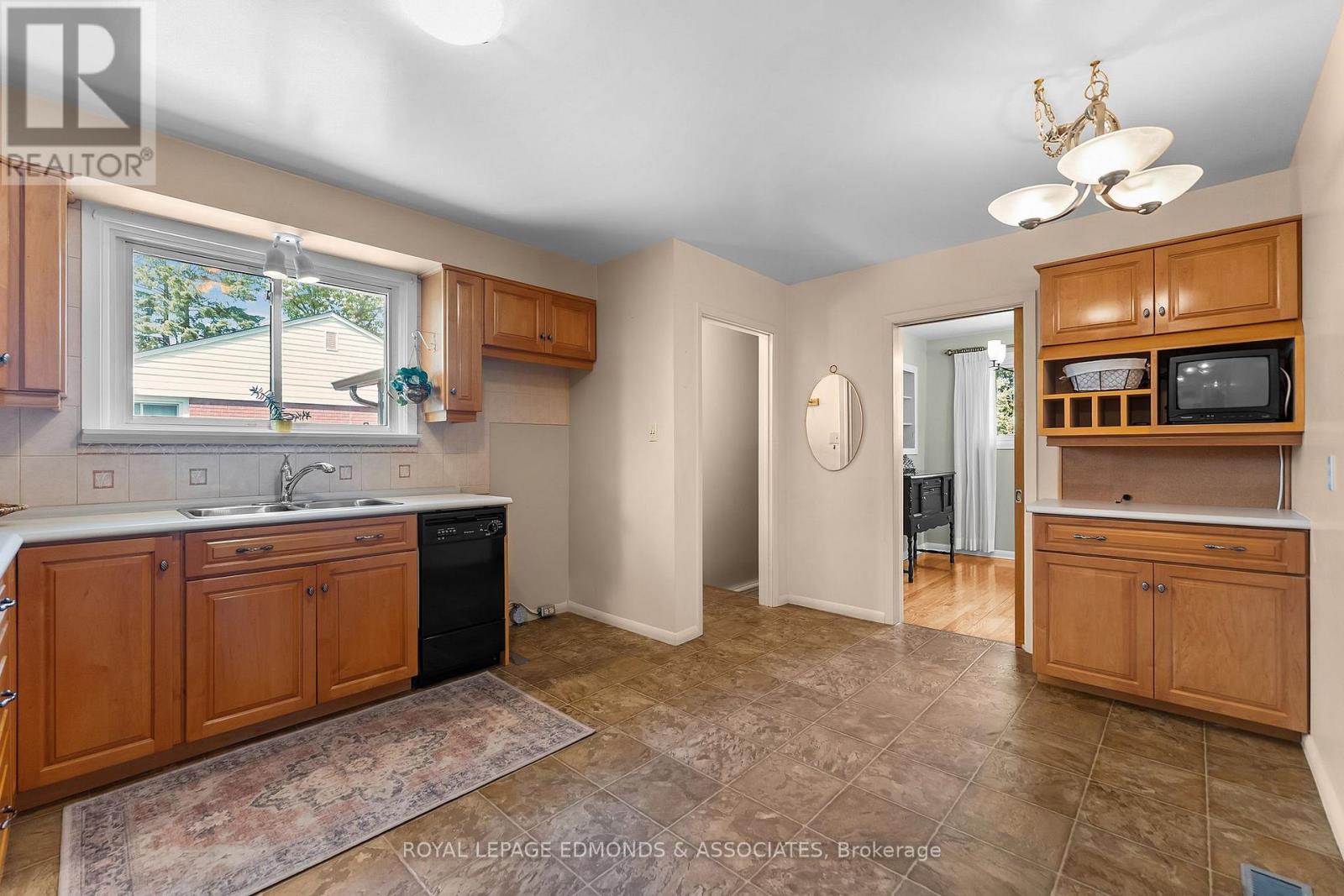 397 CHAMBERLAIN STREET - 14