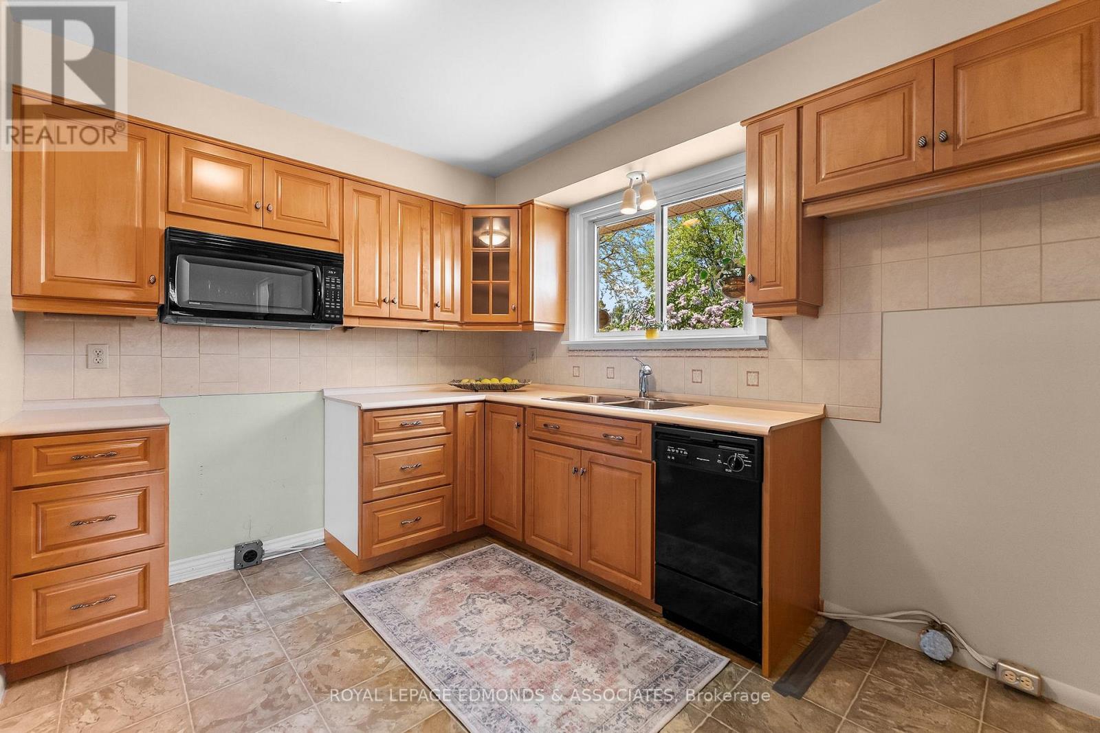 397 CHAMBERLAIN STREET - 16