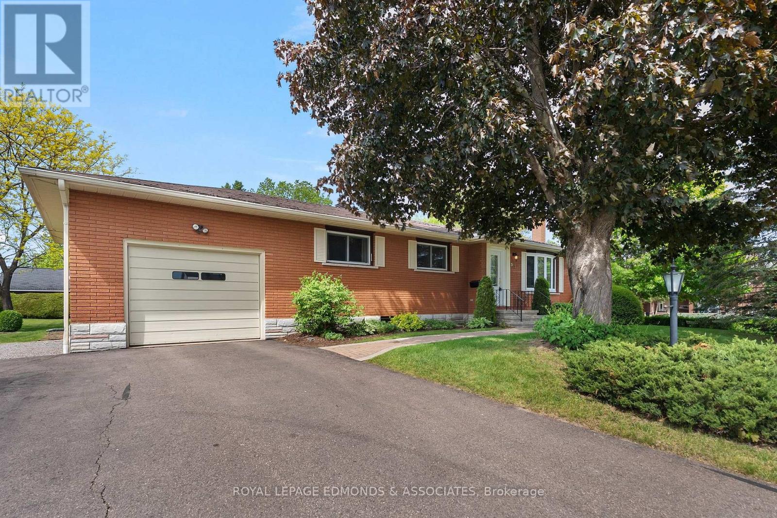 397 CHAMBERLAIN STREET - 2