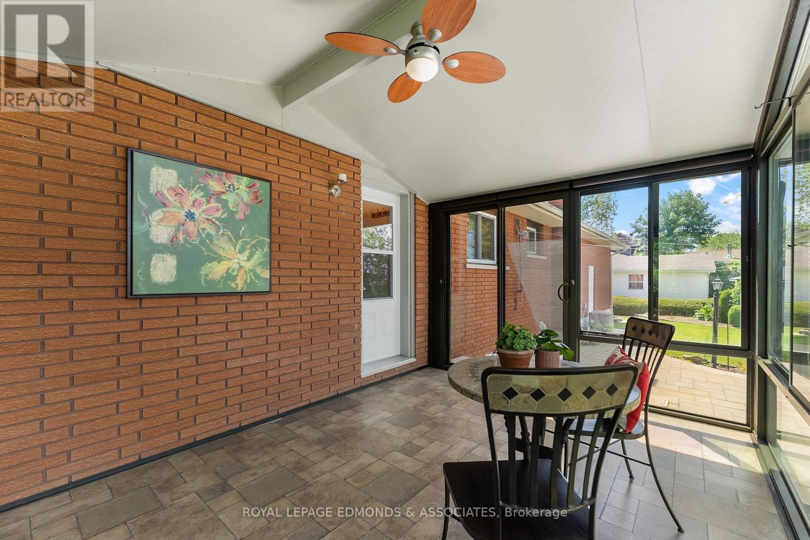 397 CHAMBERLAIN STREET - 38